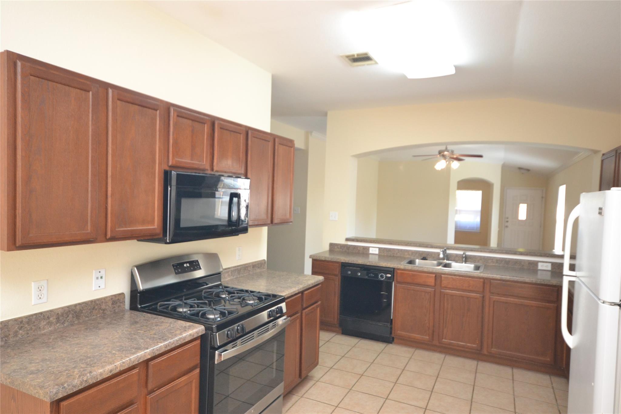 114 Washington Square Dr, Leander, TX 78641