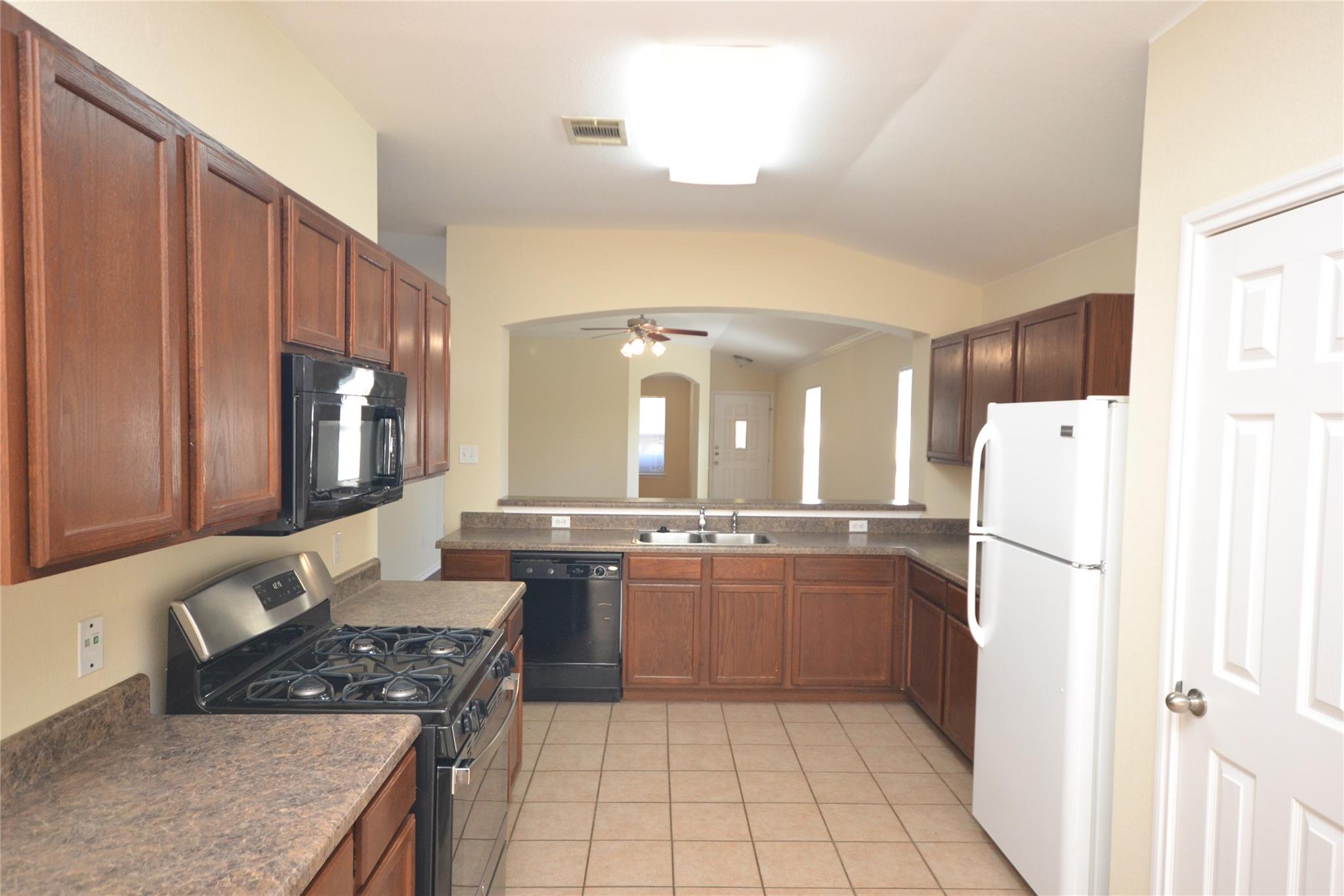 114 Washington Square Dr, Leander, TX 78641