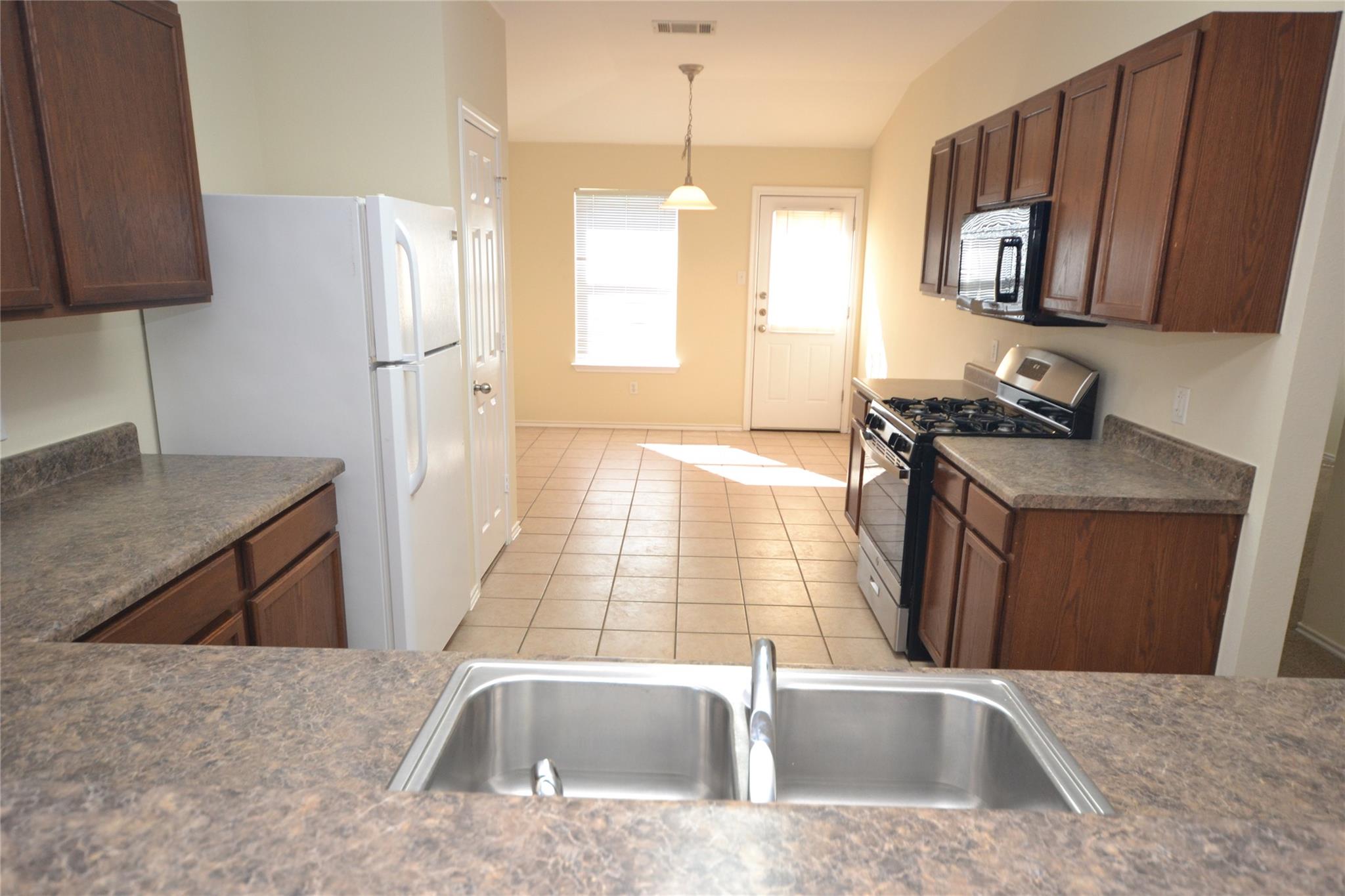 114 Washington Square Dr, Leander, TX 78641