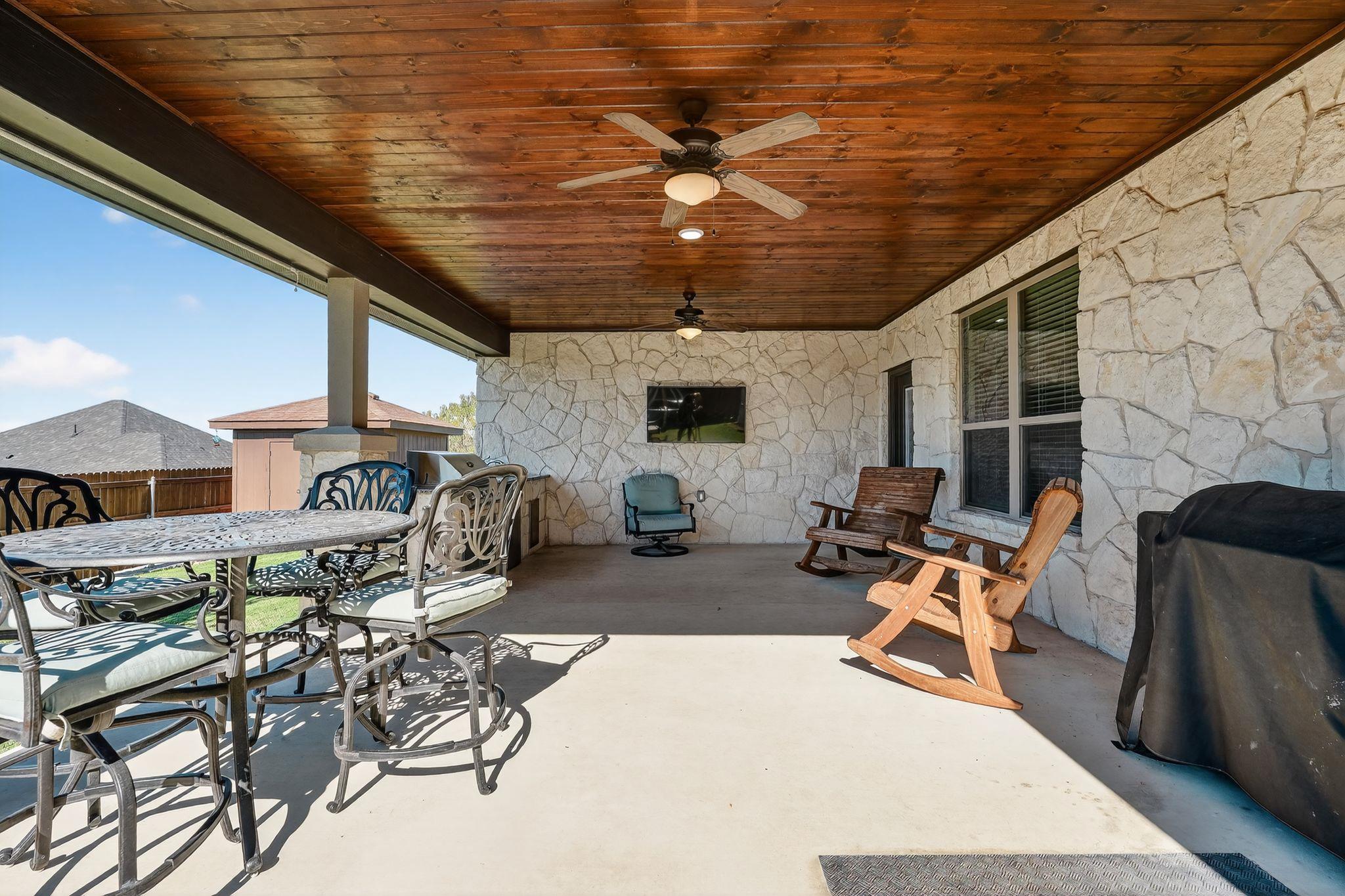 305 Western Sky Trl, Jarrell, TX 76537