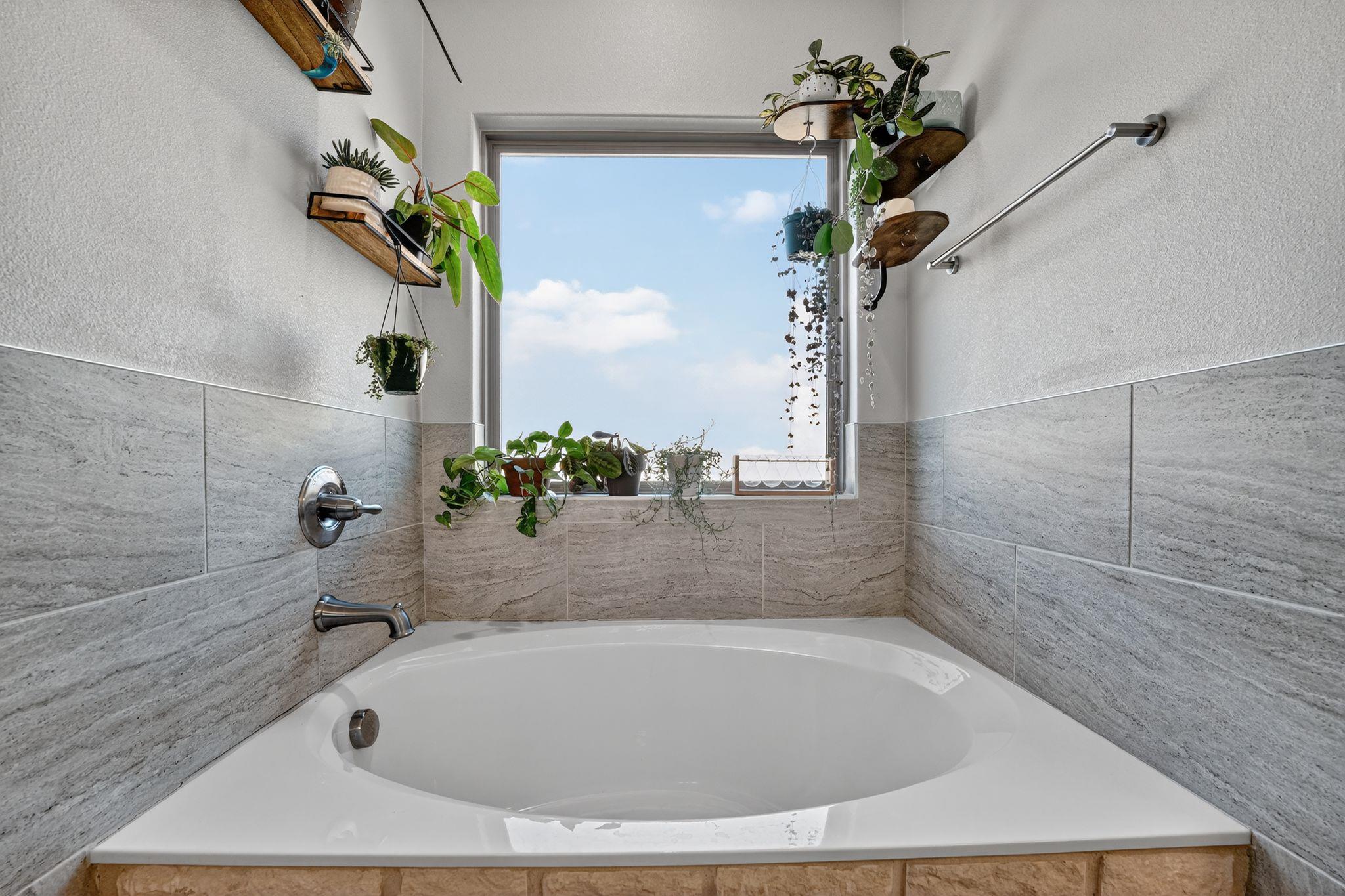 305 Western Sky Trl, Jarrell, TX 76537