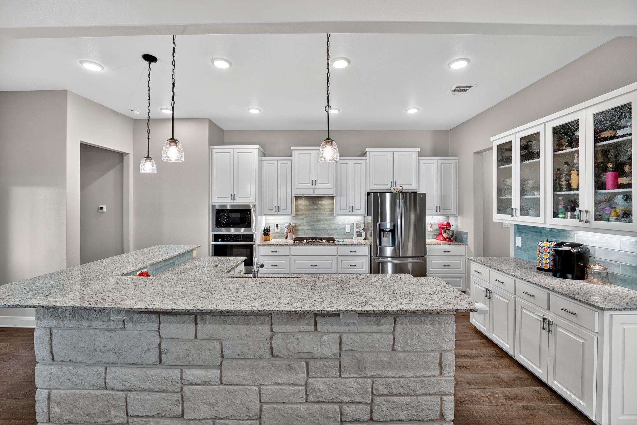 305 Western Sky Trl, Jarrell, TX 76537