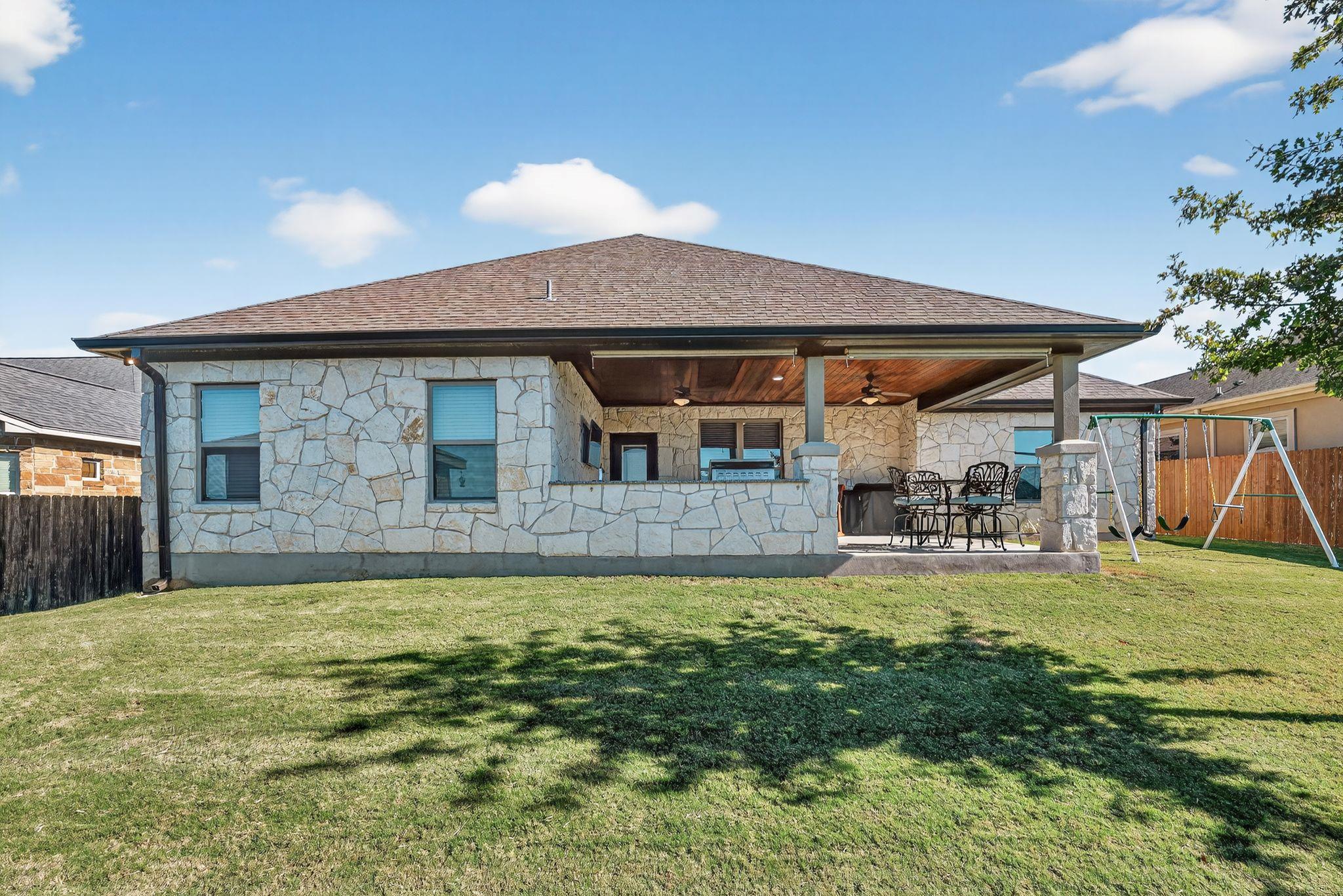 305 Western Sky Trl, Jarrell, TX 76537