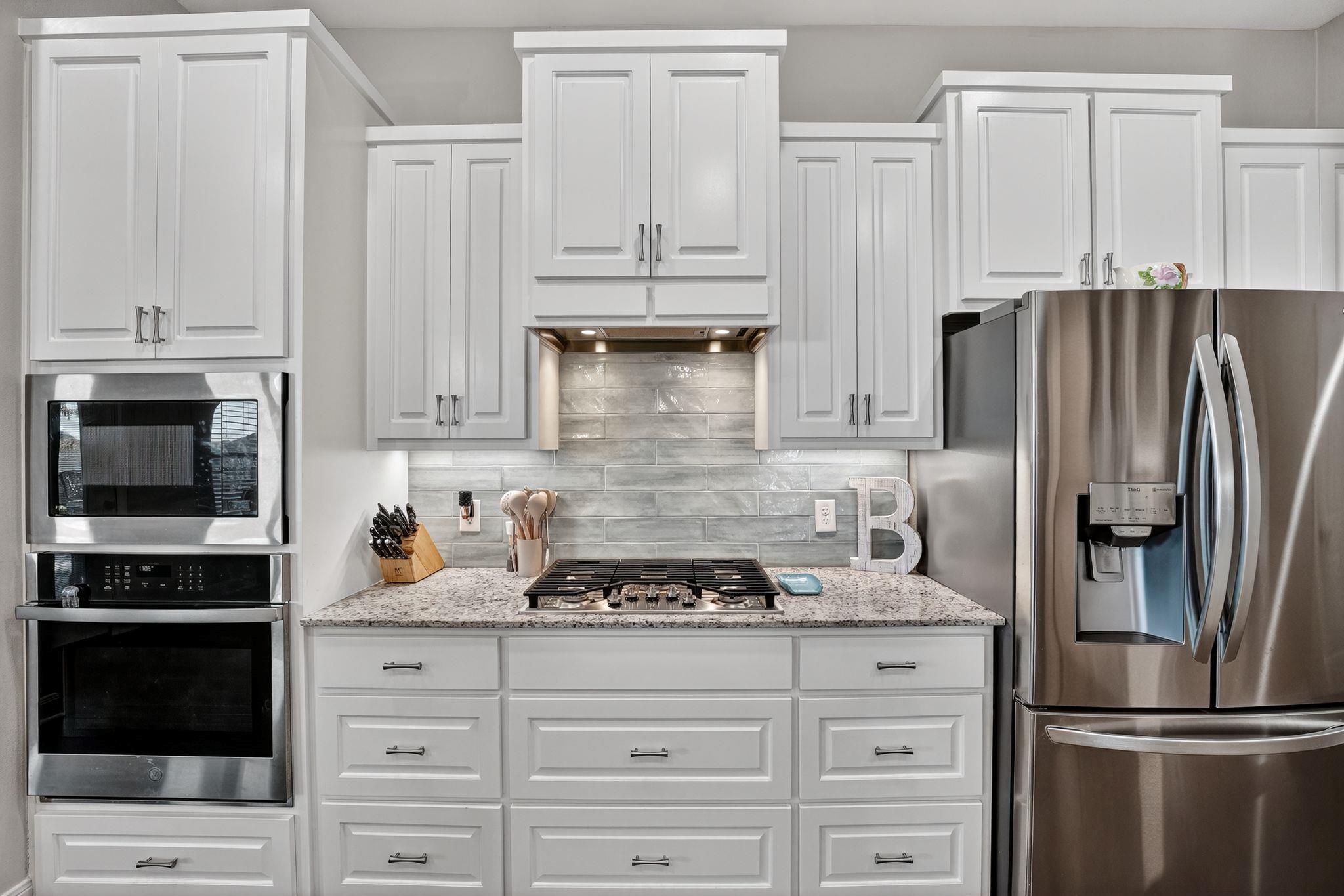 305 Western Sky Trl, Jarrell, TX 76537