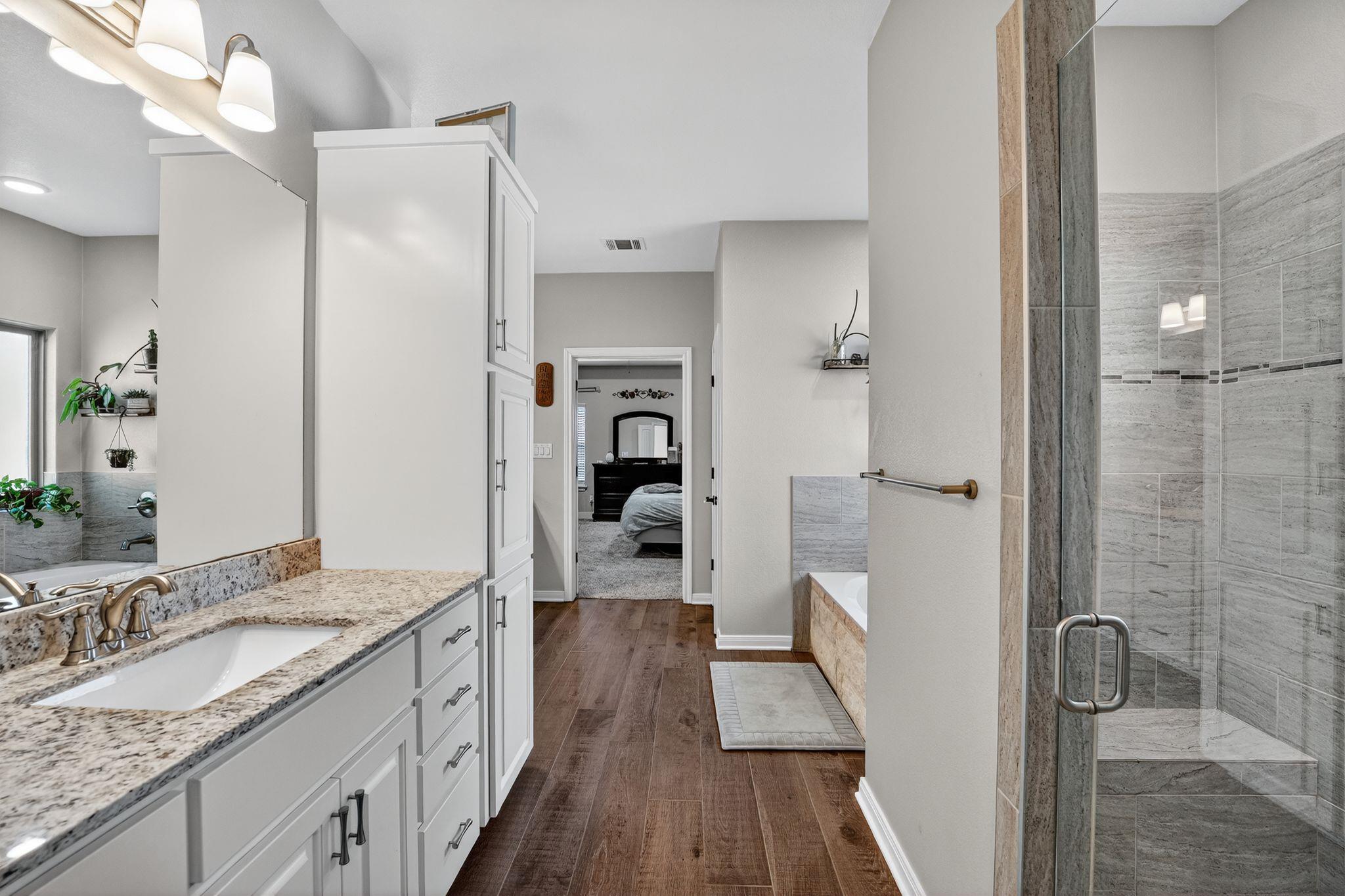 305 Western Sky Trl, Jarrell, TX 76537