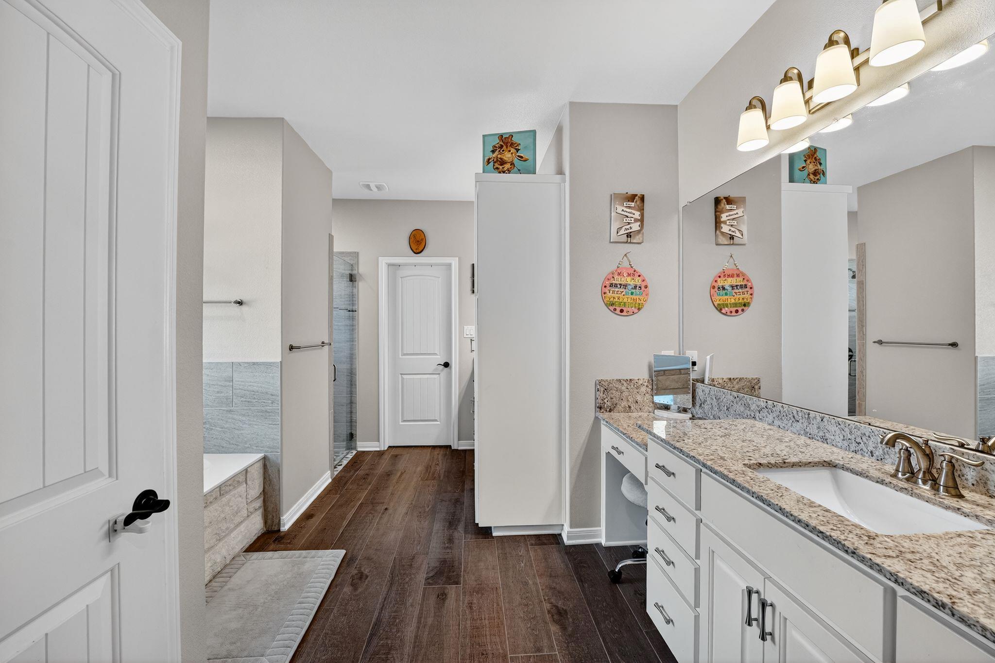 305 Western Sky Trl, Jarrell, TX 76537