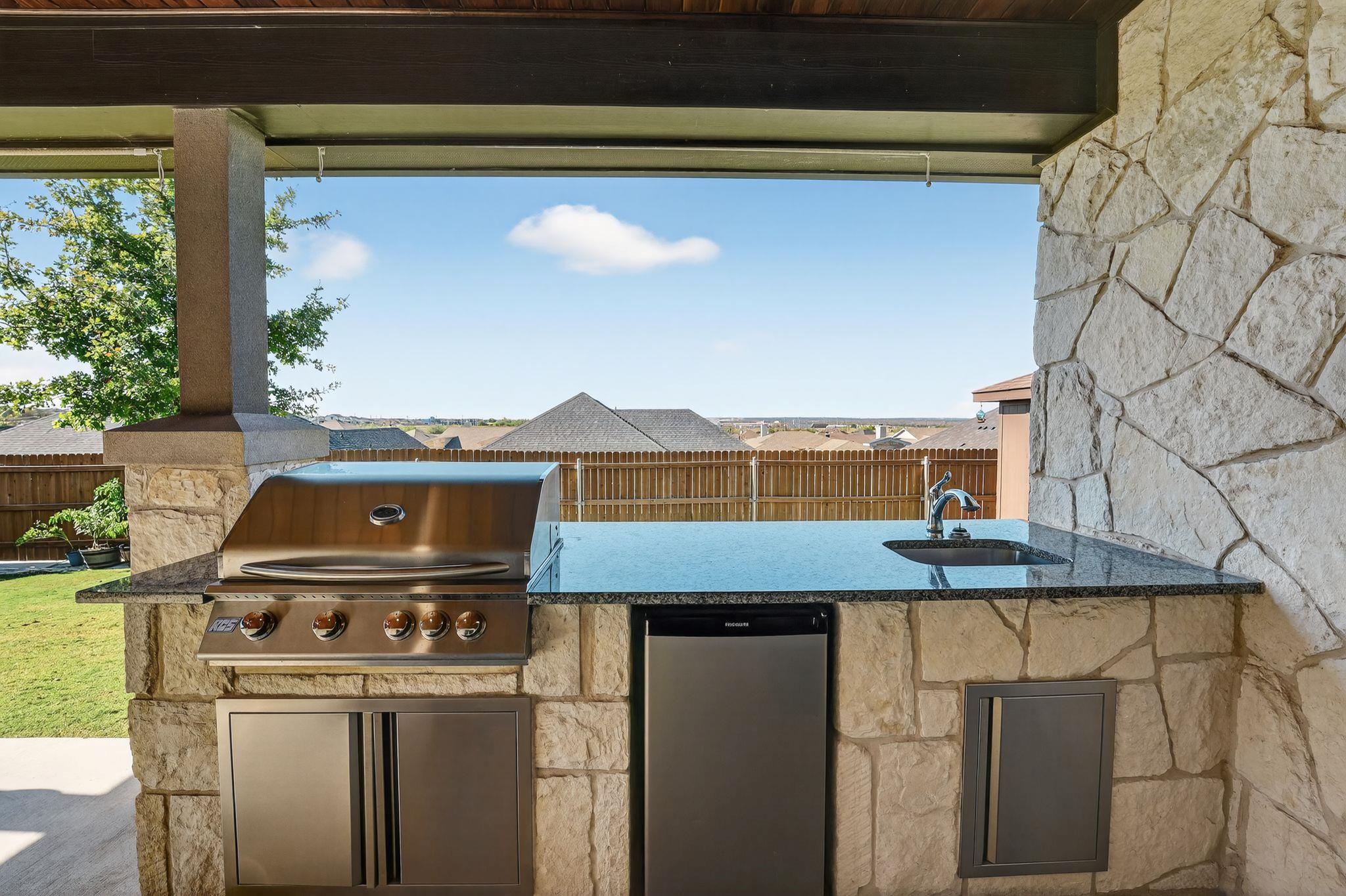 305 Western Sky Trl, Jarrell, TX 76537