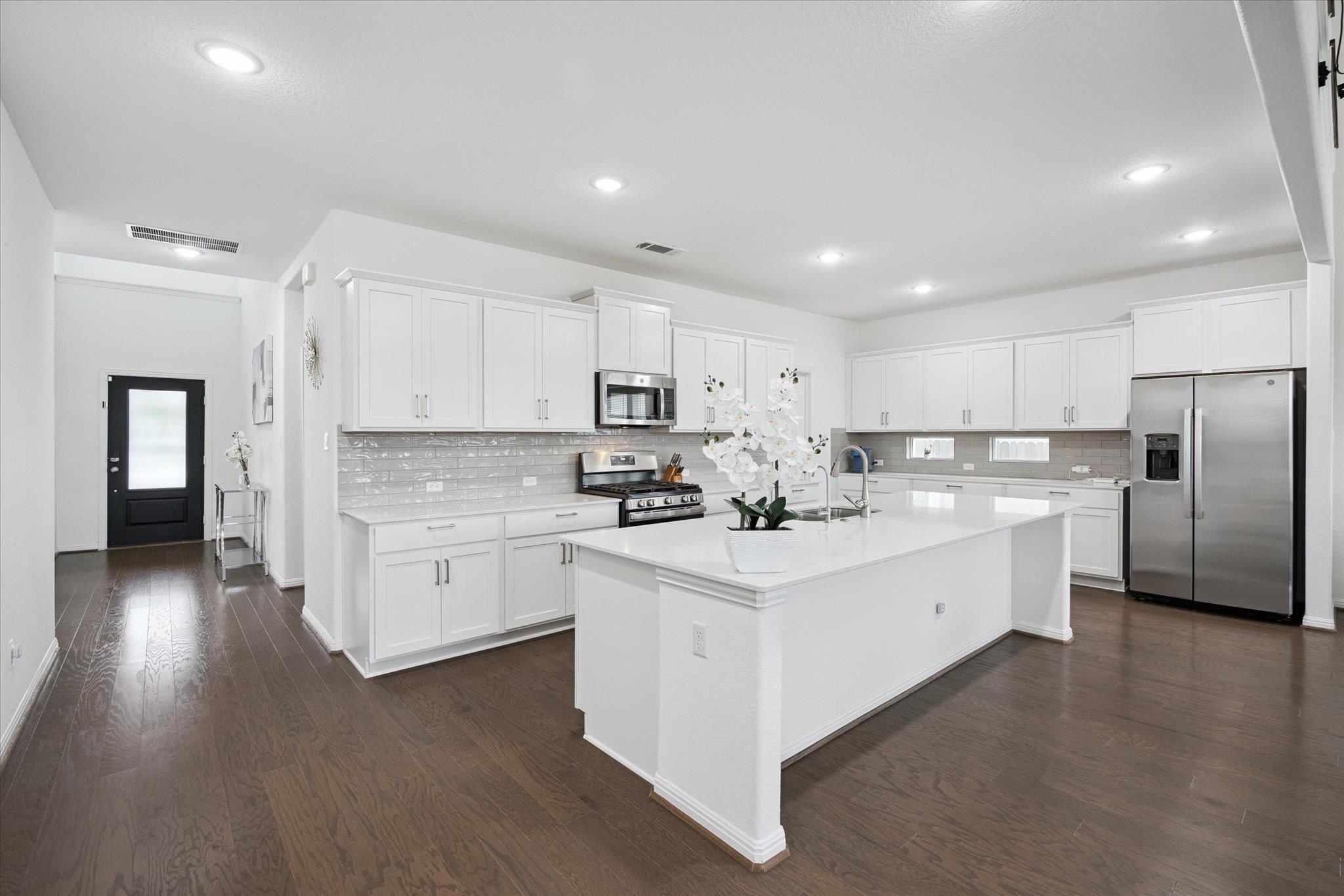 209 Crimson Rose Ct, Liberty Hill, TX 78642