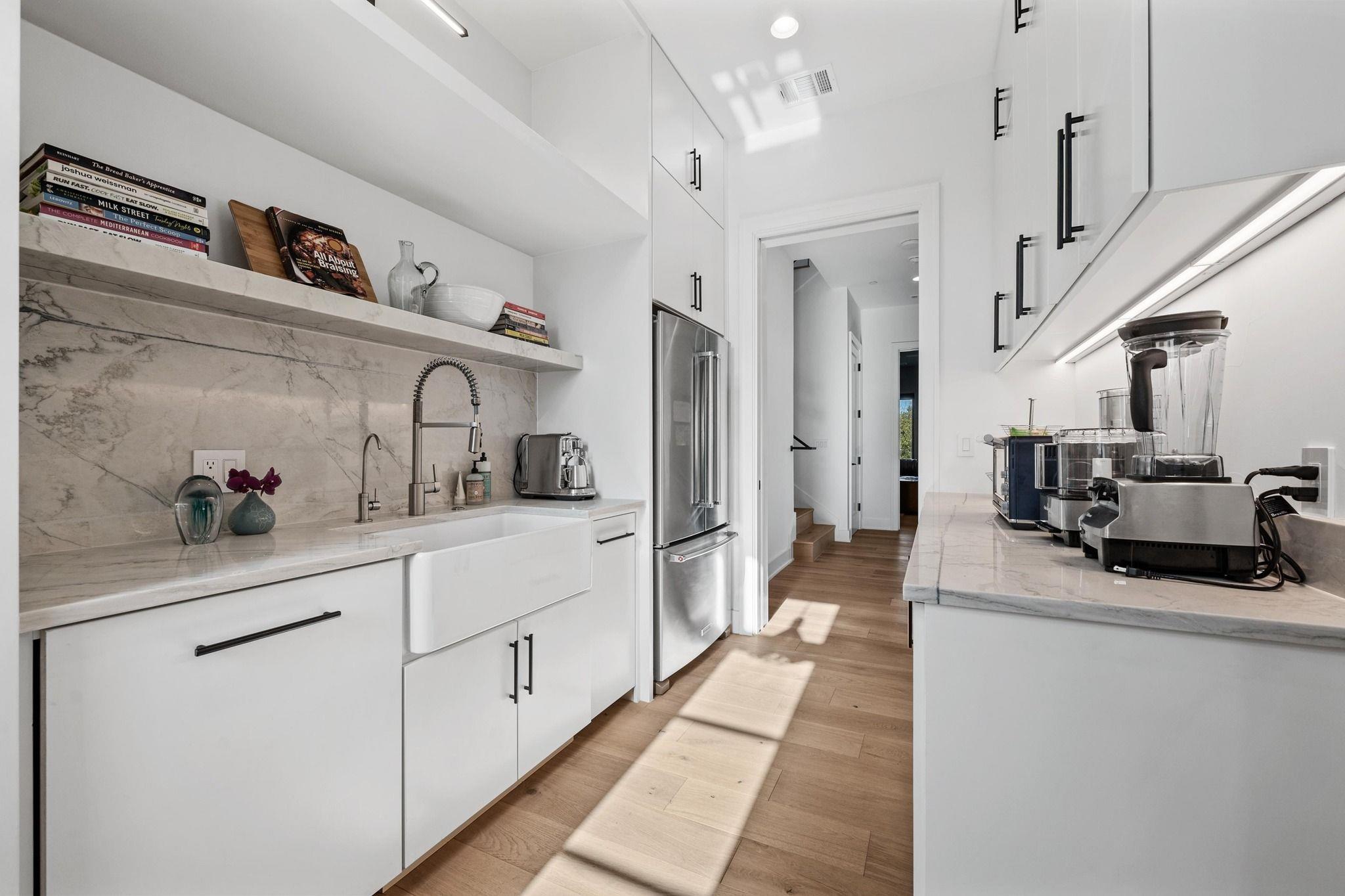 6323 Destiny Hills Dr, Austin, TX 78738