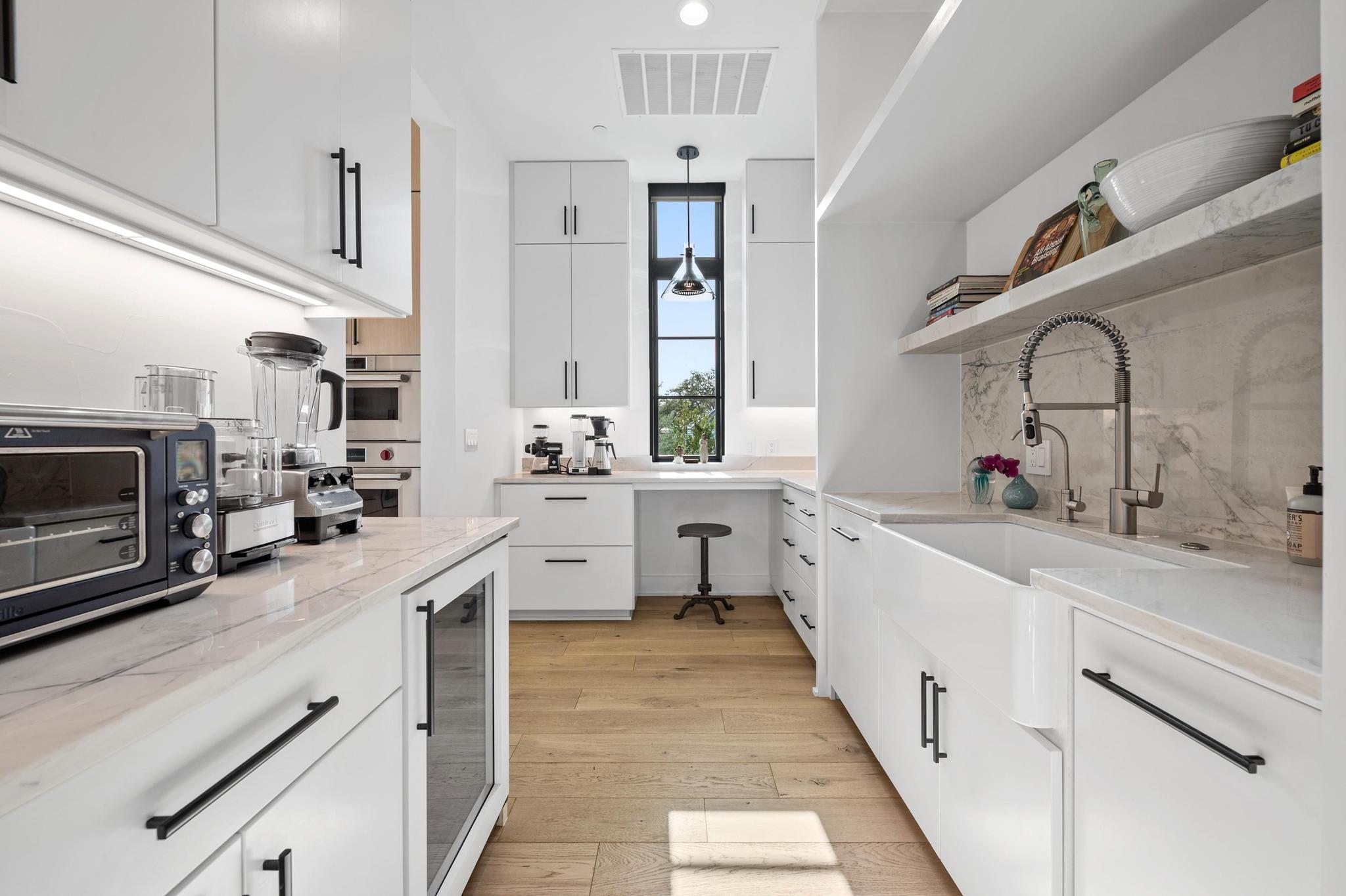 6323 Destiny Hills Dr, Austin, TX 78738