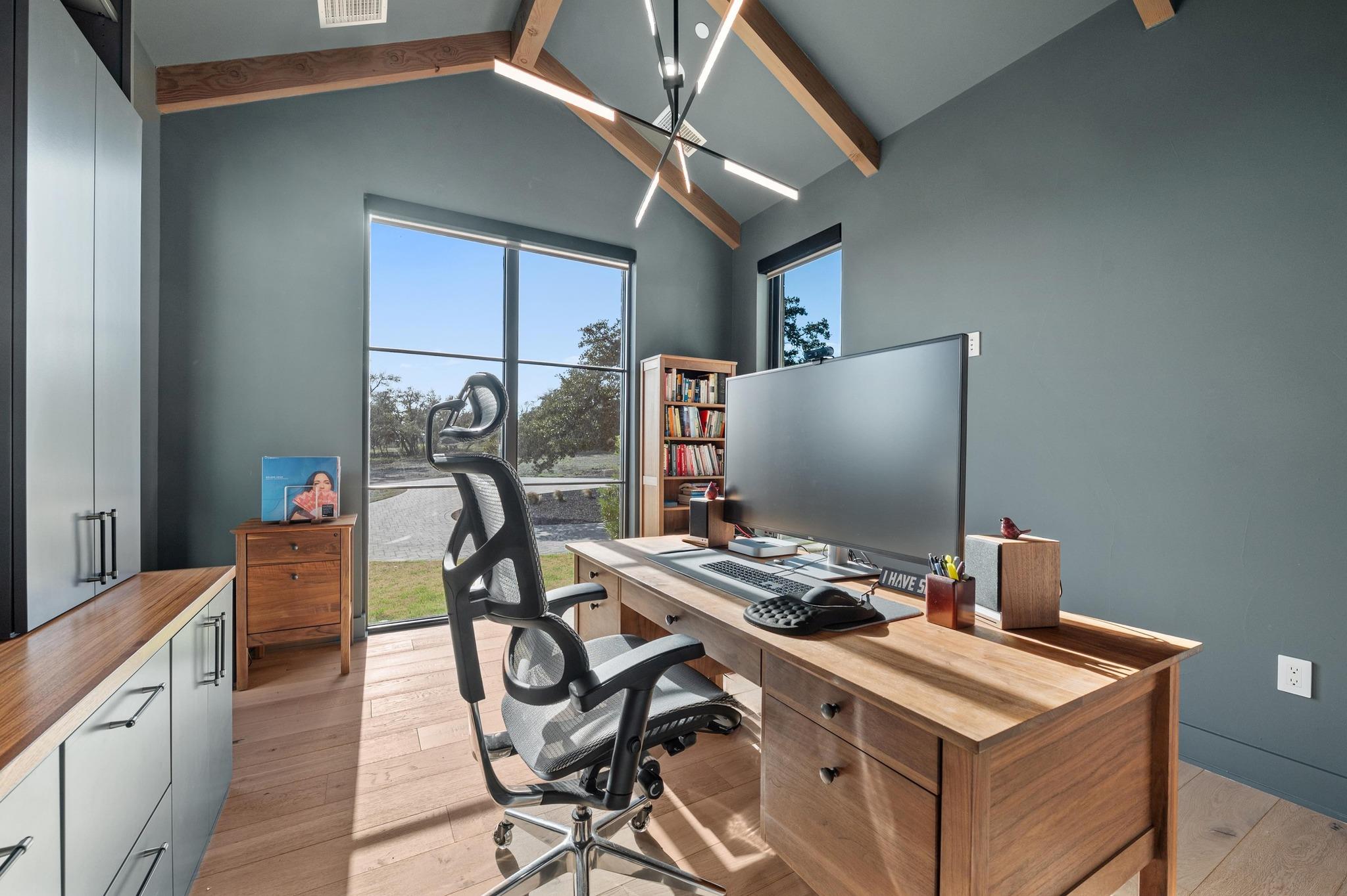 6323 Destiny Hills Dr, Austin, TX 78738