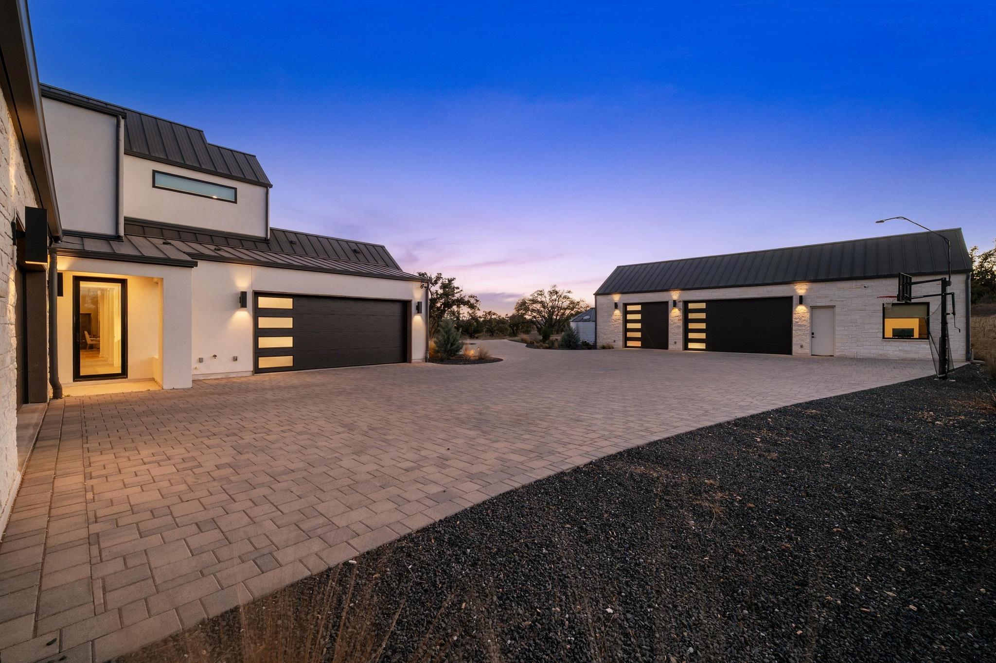 6323 Destiny Hills Dr, Austin, TX 78738