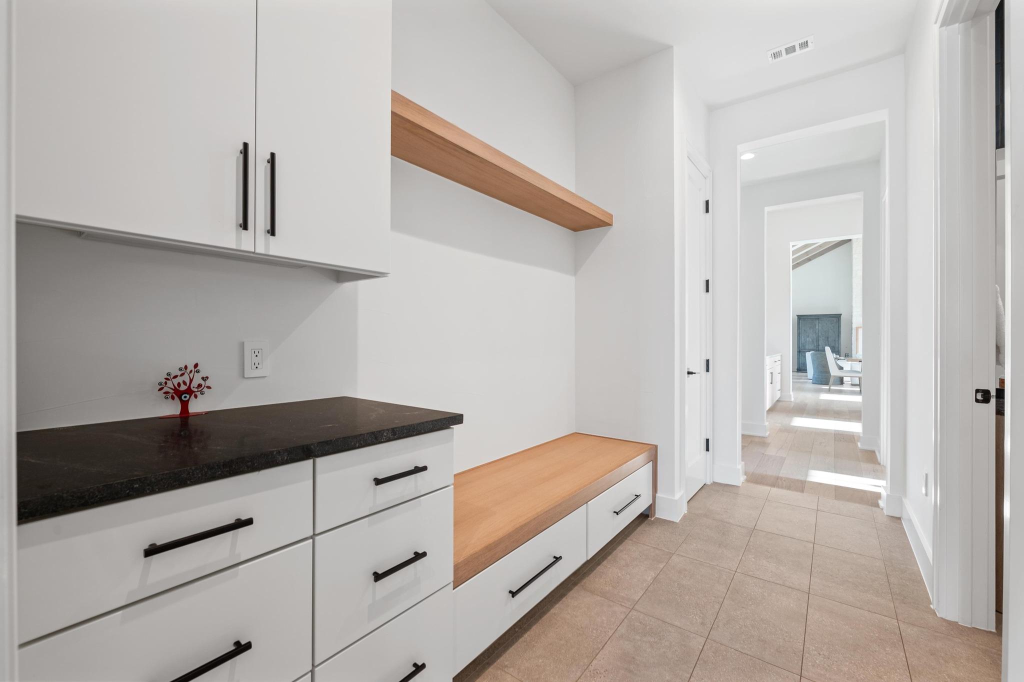 6323 Destiny Hills Dr, Austin, TX 78738