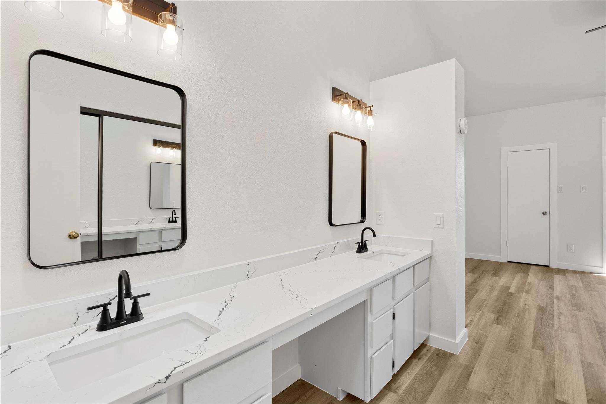 7122 Wood Hollow Dr # 29, Austin, TX 78731