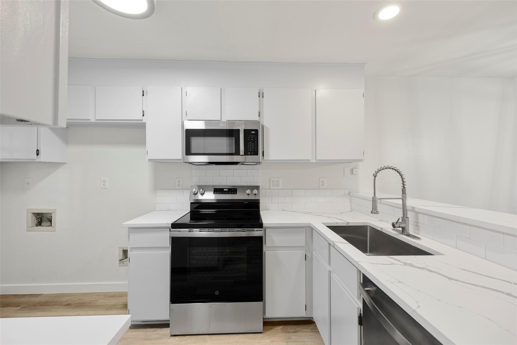 7122 Wood Hollow Dr # 29, Austin, TX 78731