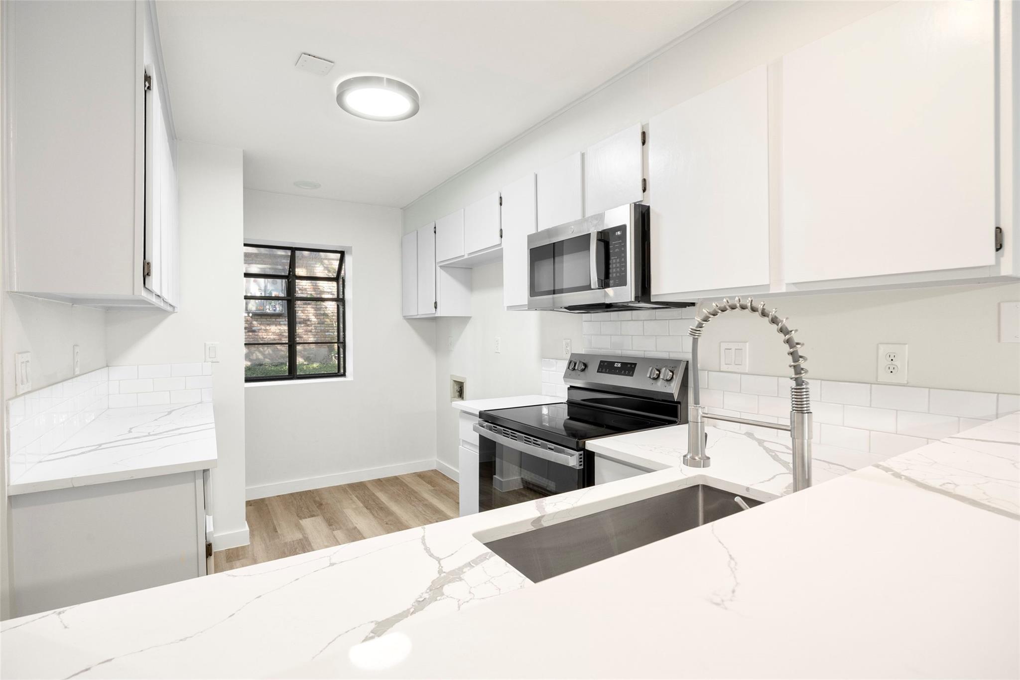 7122 Wood Hollow Dr # 29, Austin, TX 78731