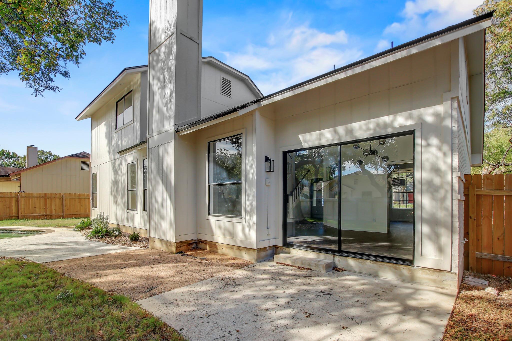 7401 Whistlestop Dr, Austin, TX 78749