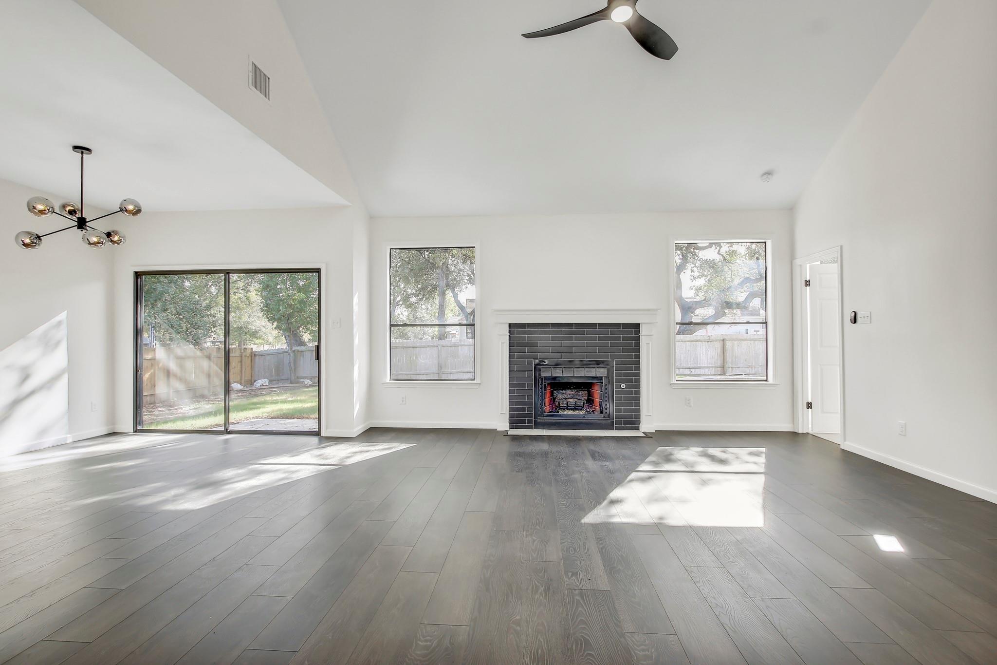 7401 Whistlestop Dr, Austin, TX 78749