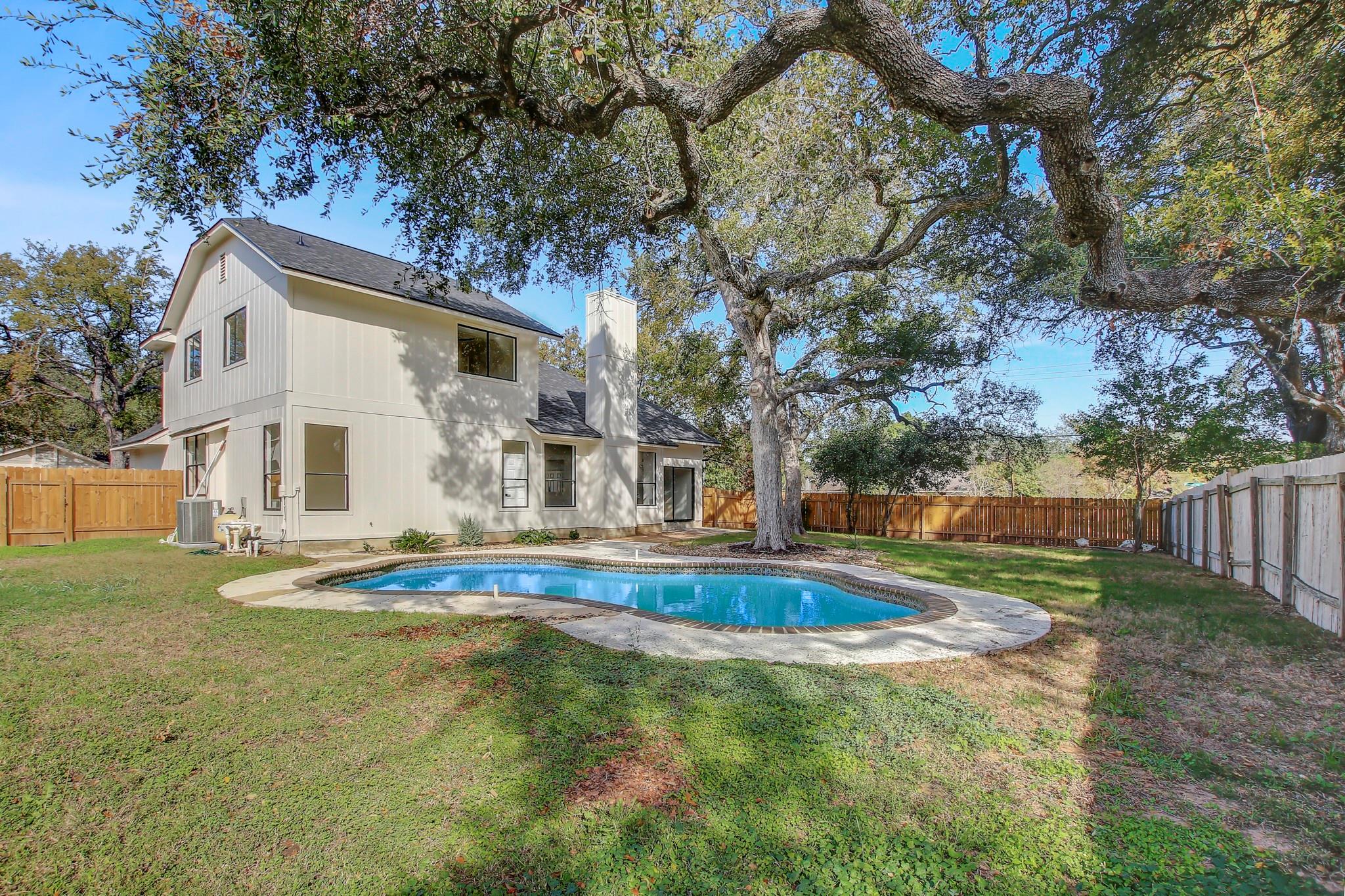 7401 Whistlestop Dr, Austin, TX 78749