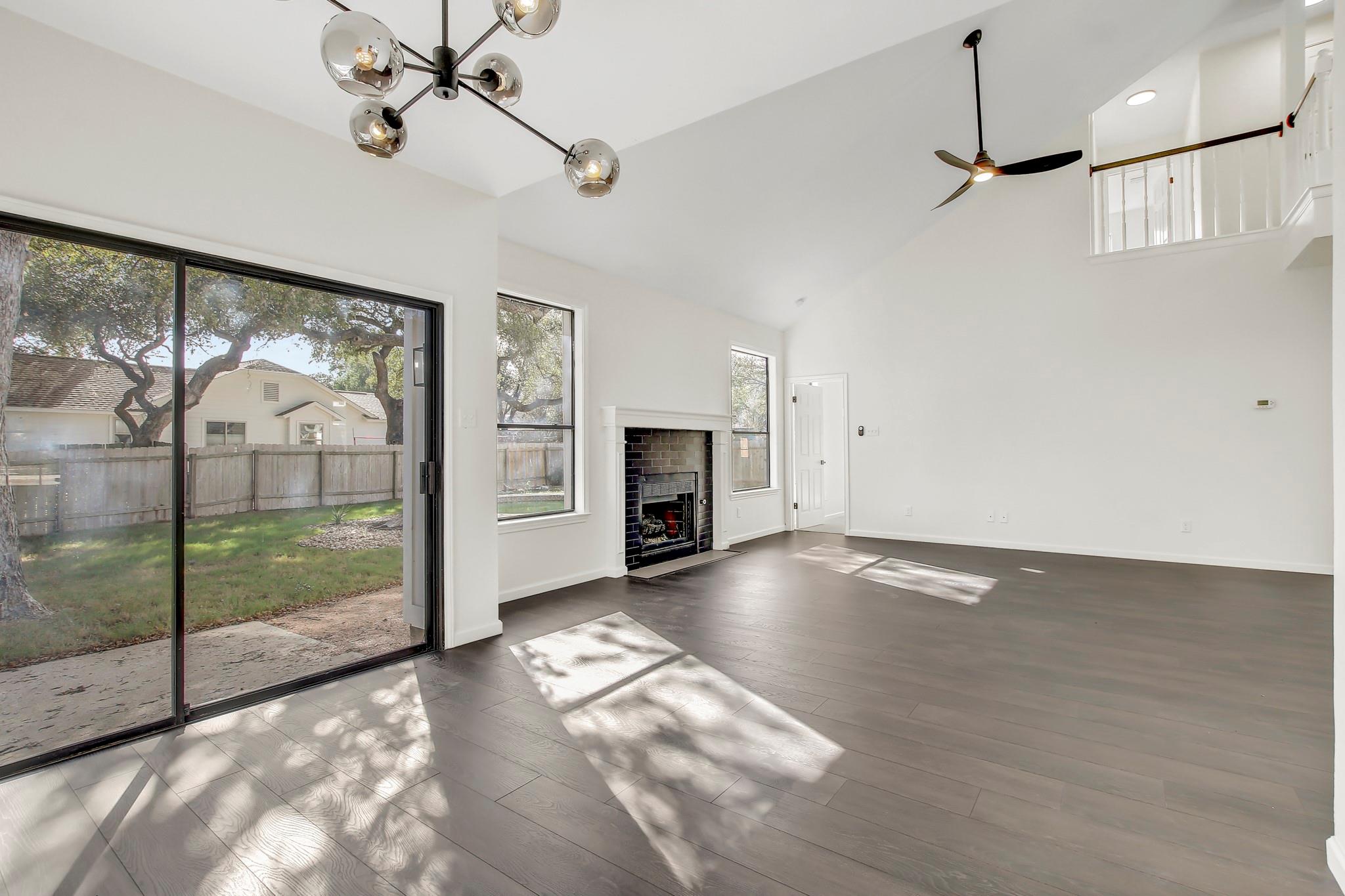 7401 Whistlestop Dr, Austin, TX 78749