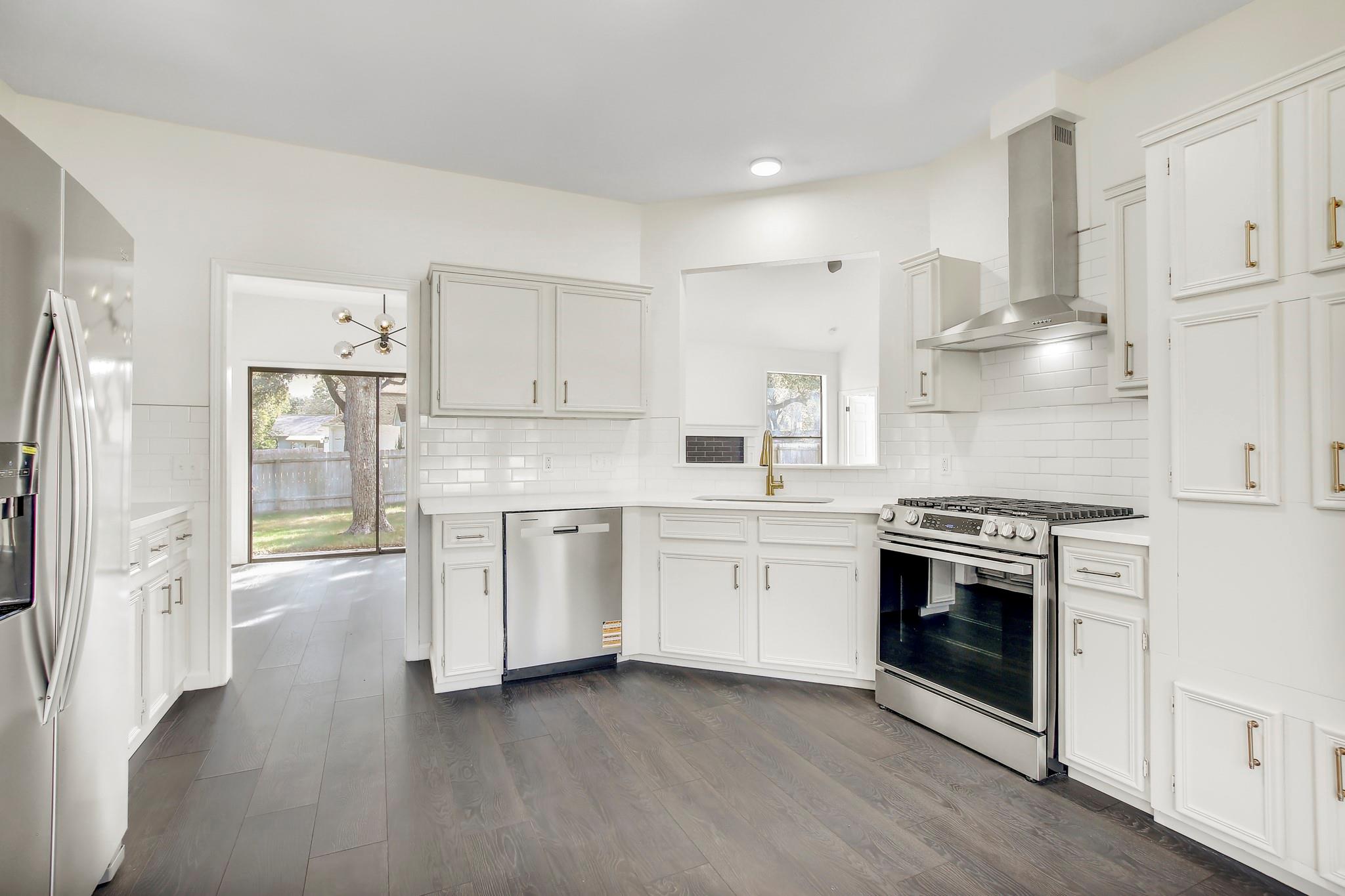 7401 Whistlestop Dr, Austin, TX 78749