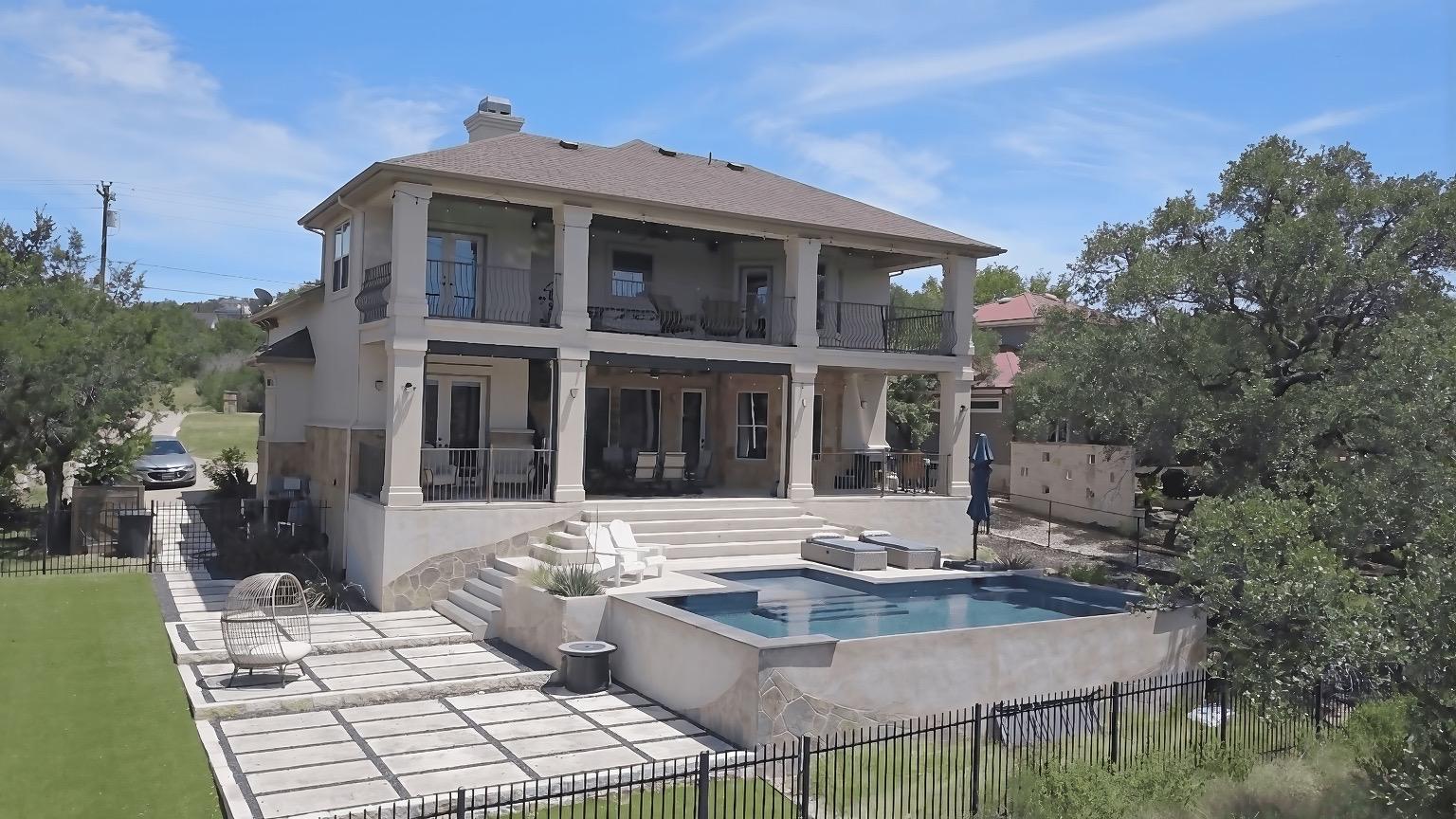 22000 Briarcliff Dr, Spicewood, TX 78669