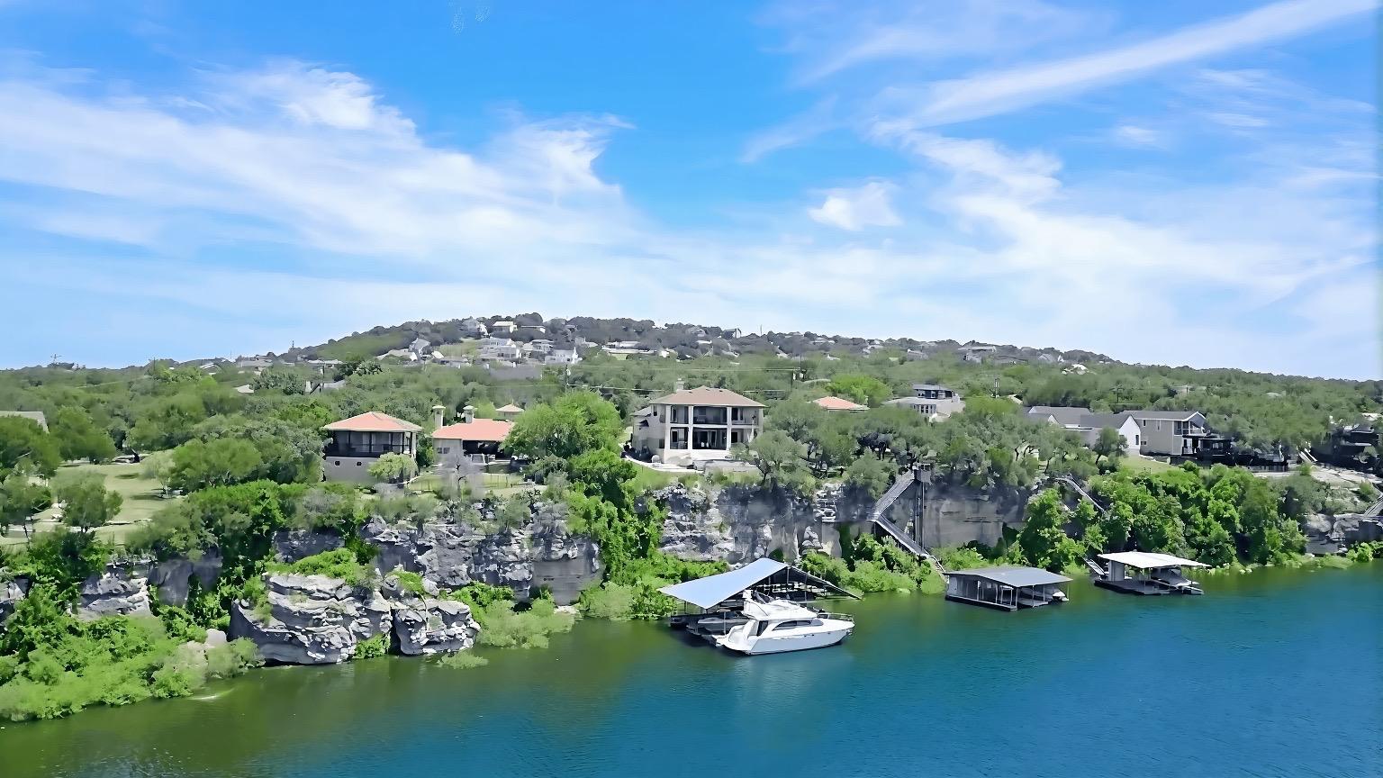 22000 Briarcliff Dr, Spicewood, TX 78669