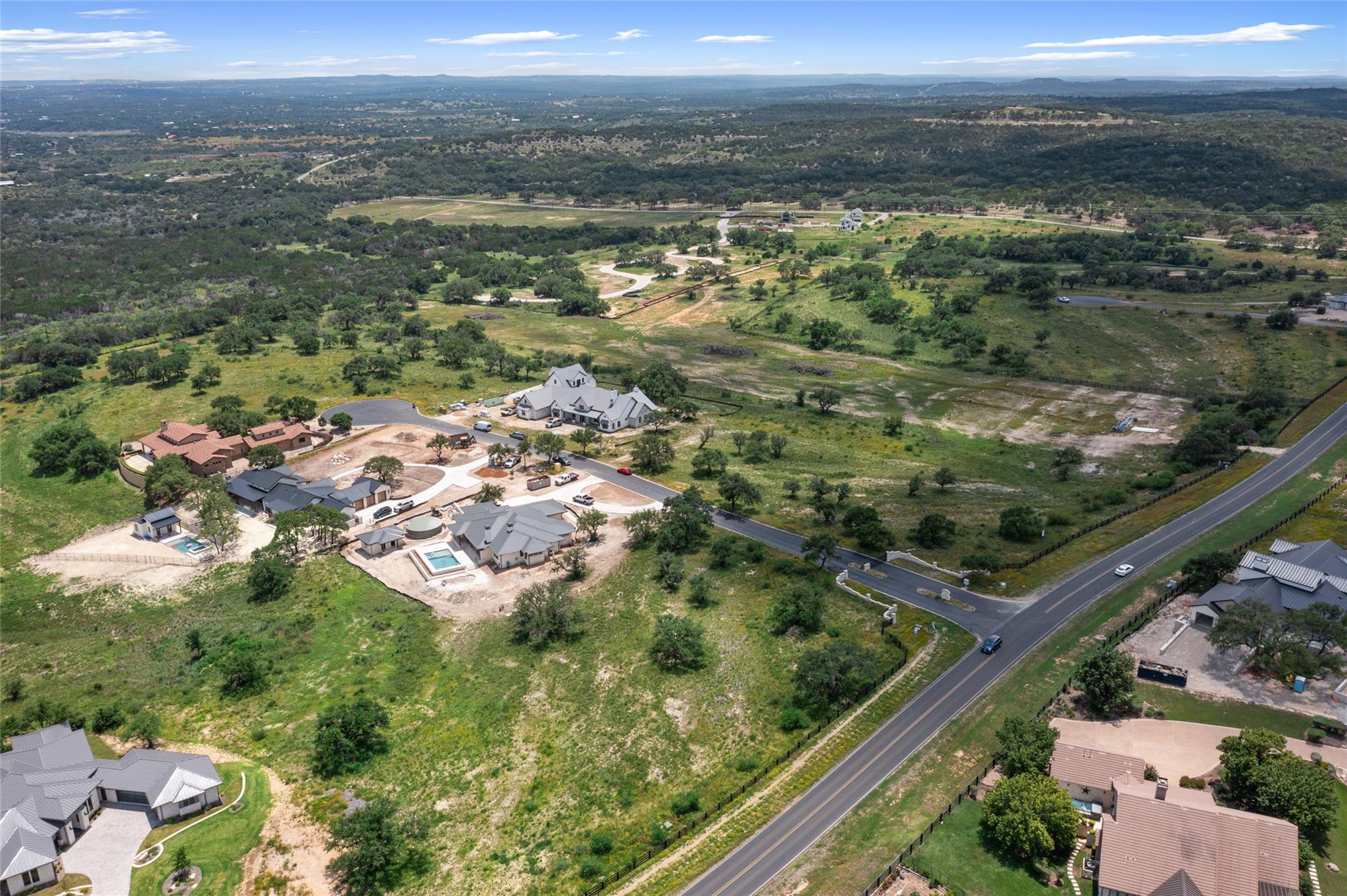 1008 Starlight Canyon Ct, Spicewood, TX 78669