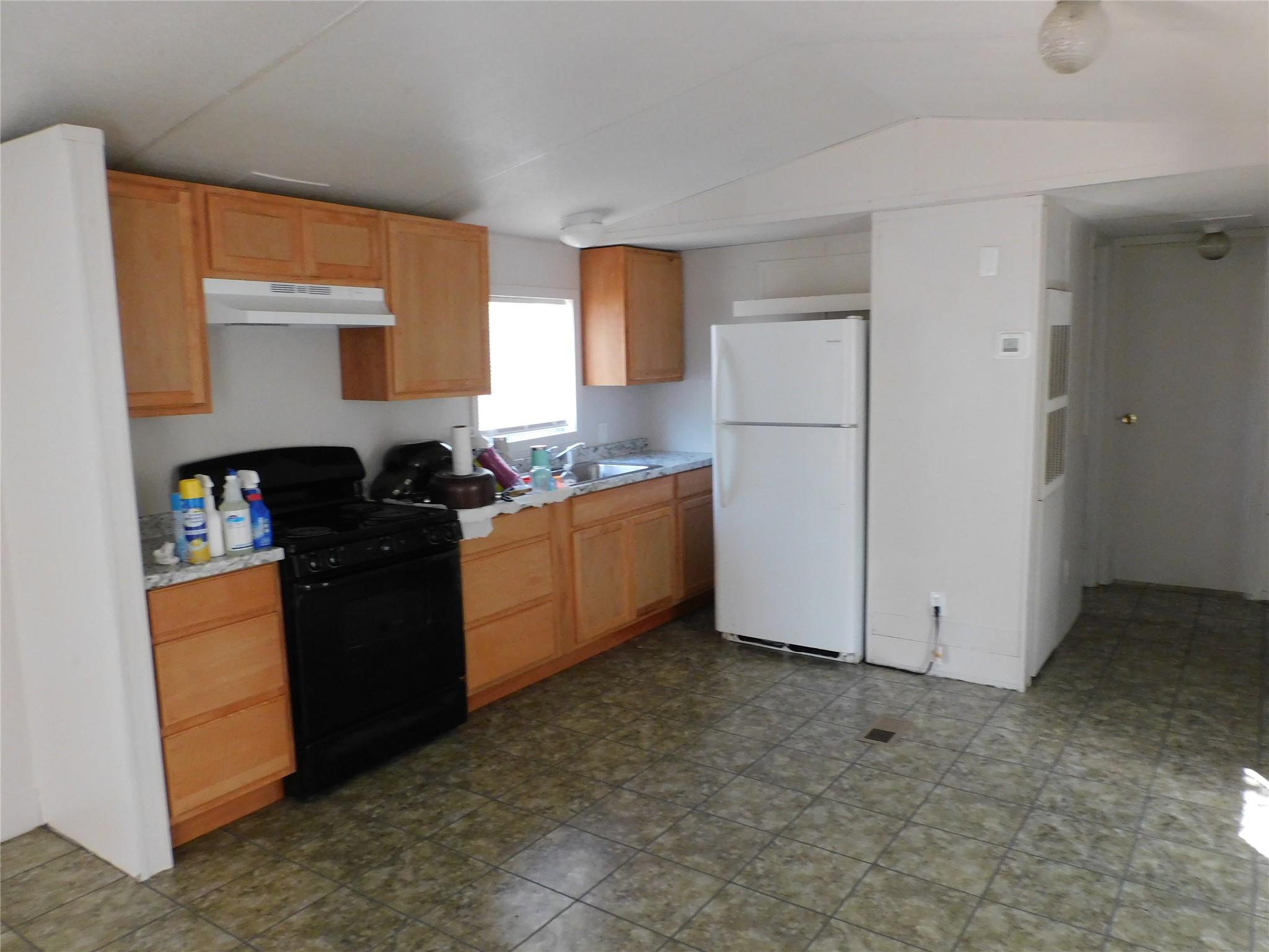 136 Bullfrog Holler Rd, Dale, TX 78616