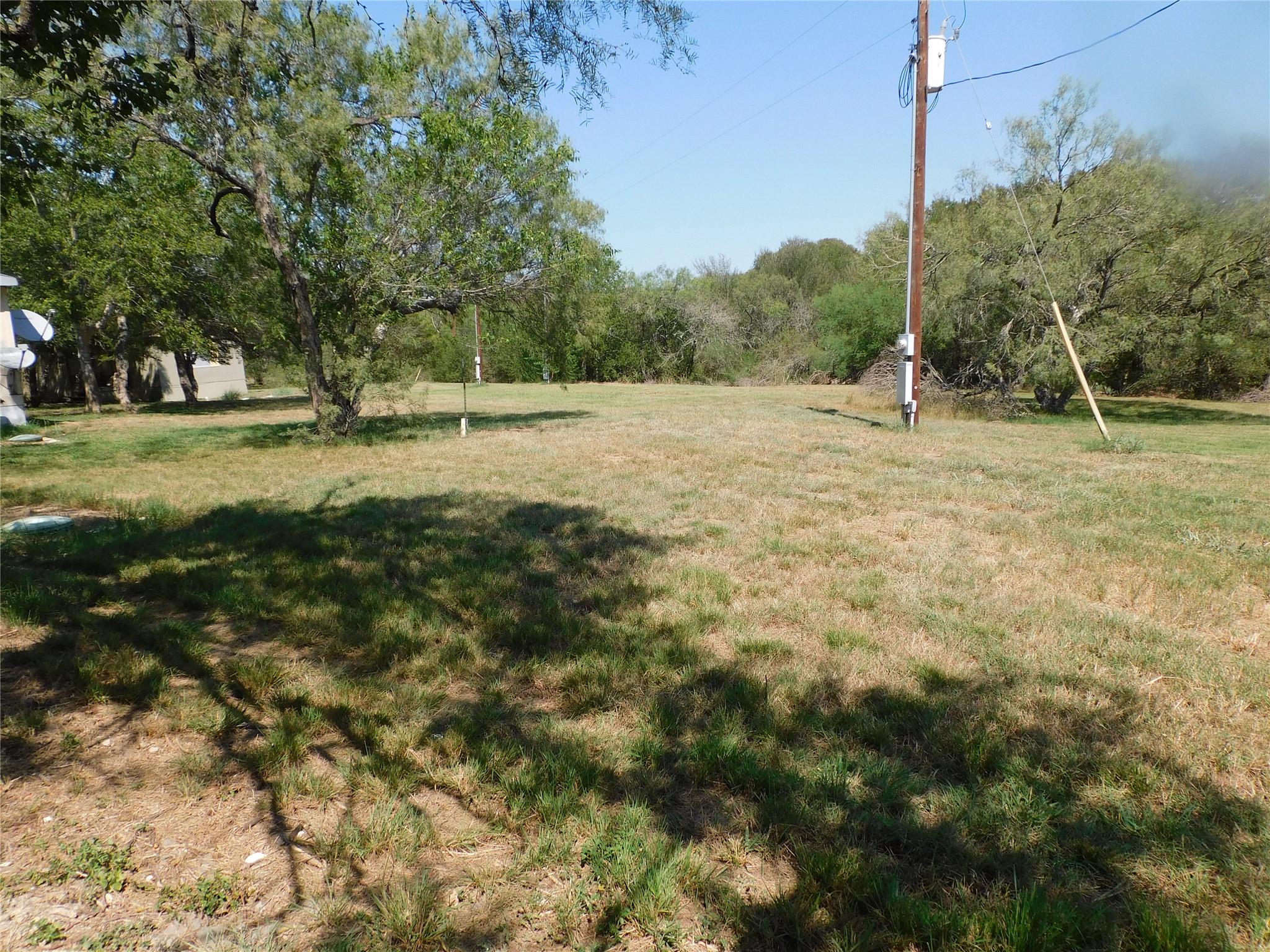 136 Bullfrog Holler Rd, Dale, TX 78616
