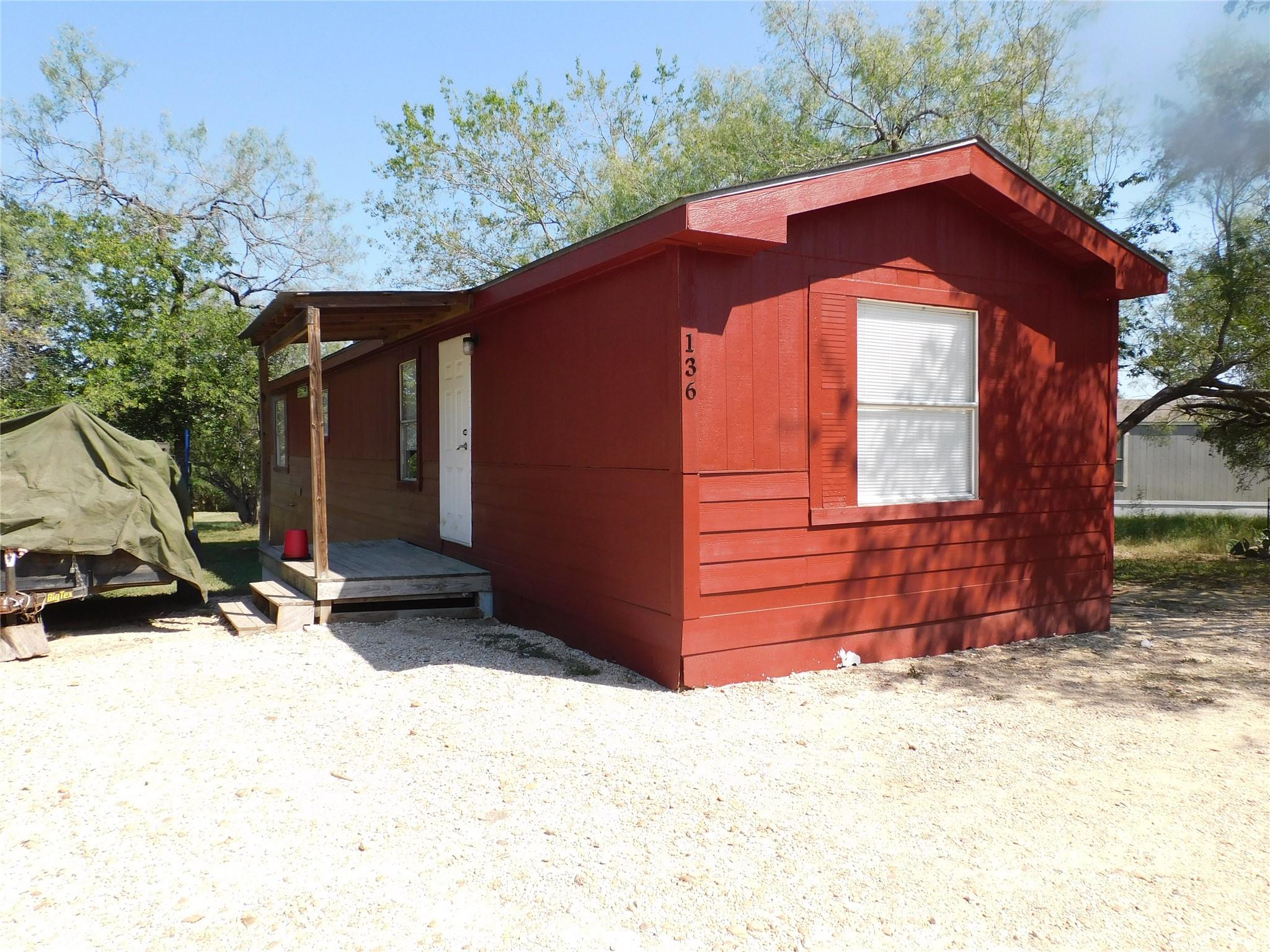 136 Bullfrog Holler Rd, Dale, TX 78616