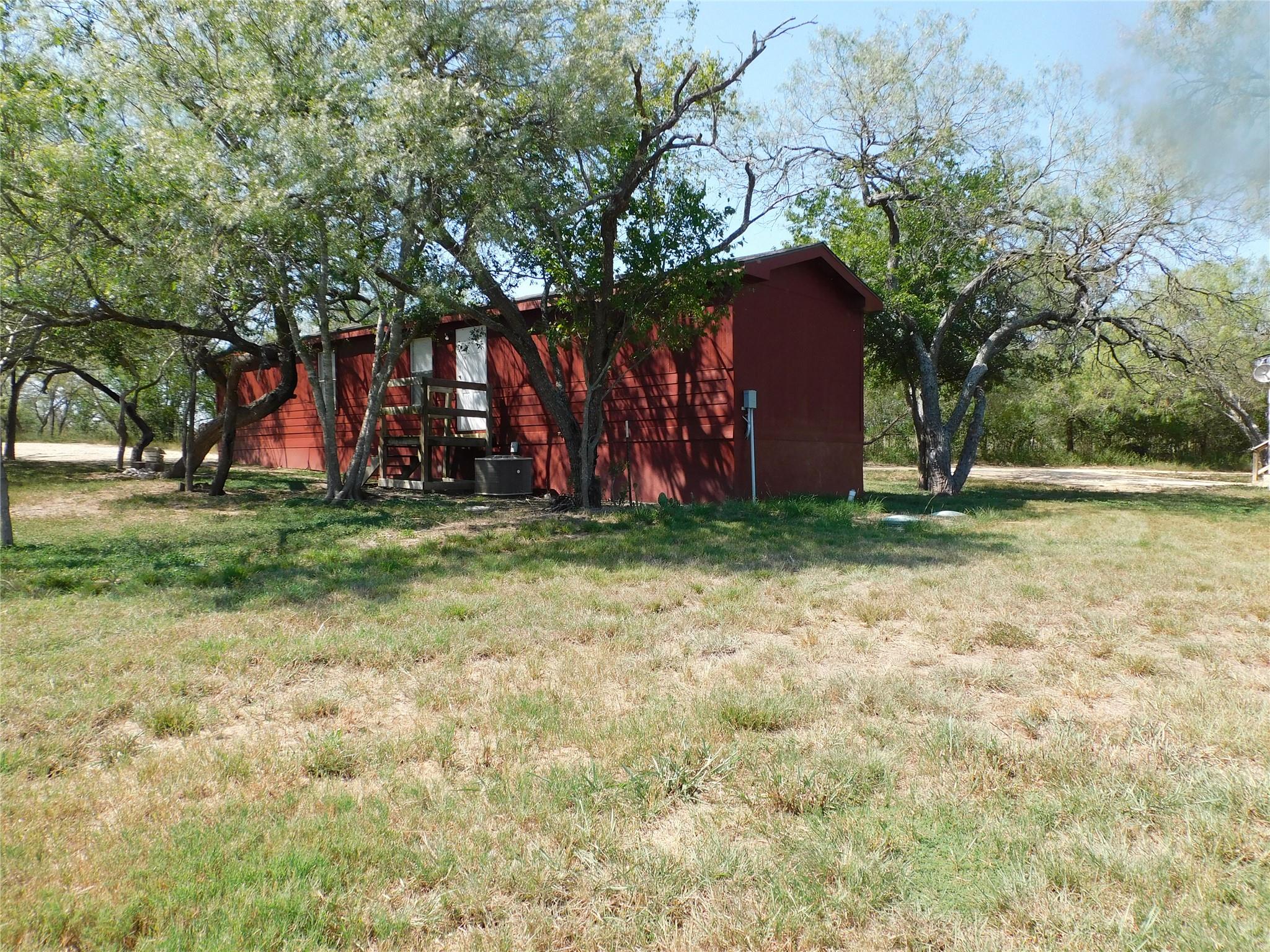 136 Bullfrog Holler Rd, Dale, TX 78616