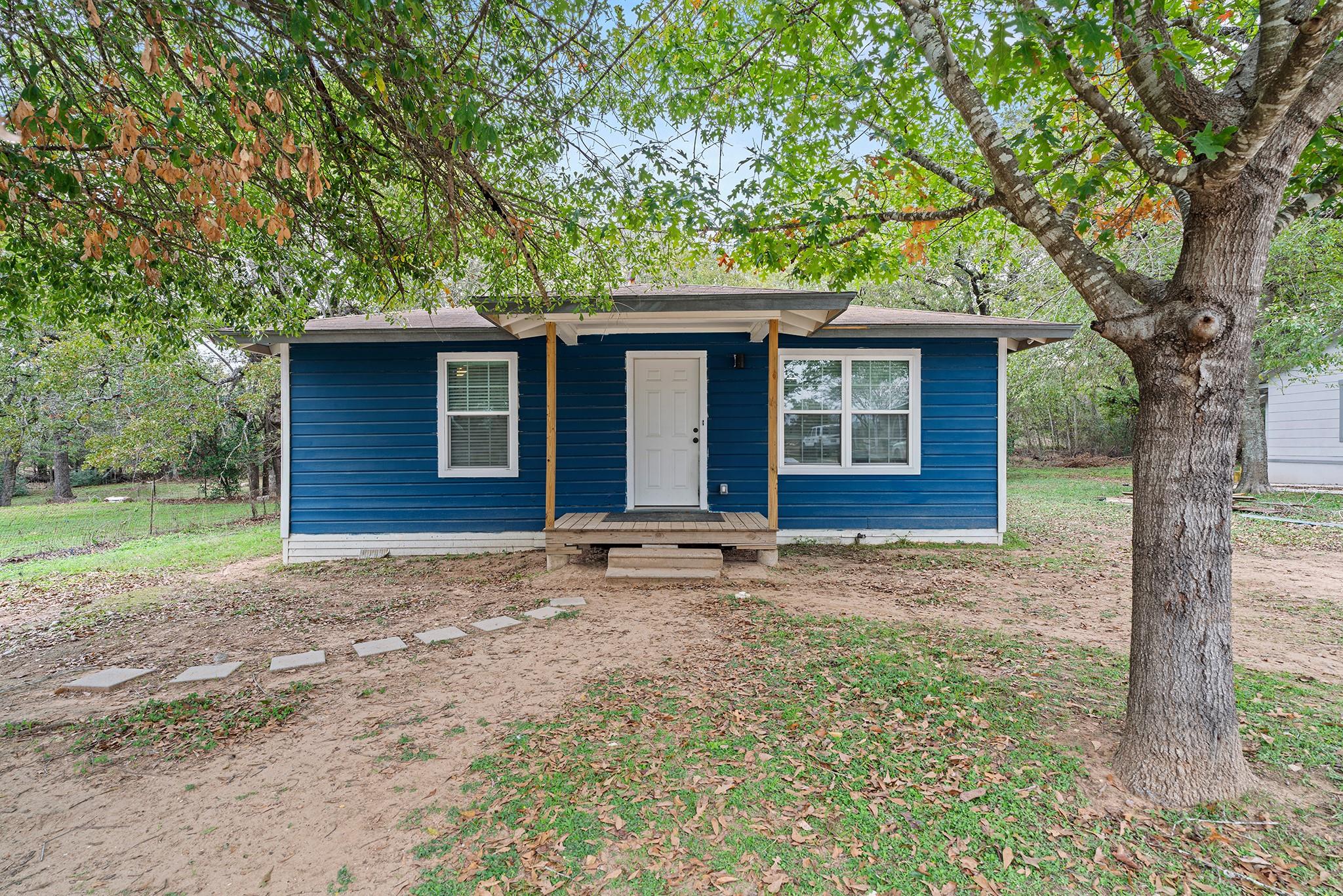 805 Hickory St, Rockdale, TX 76567