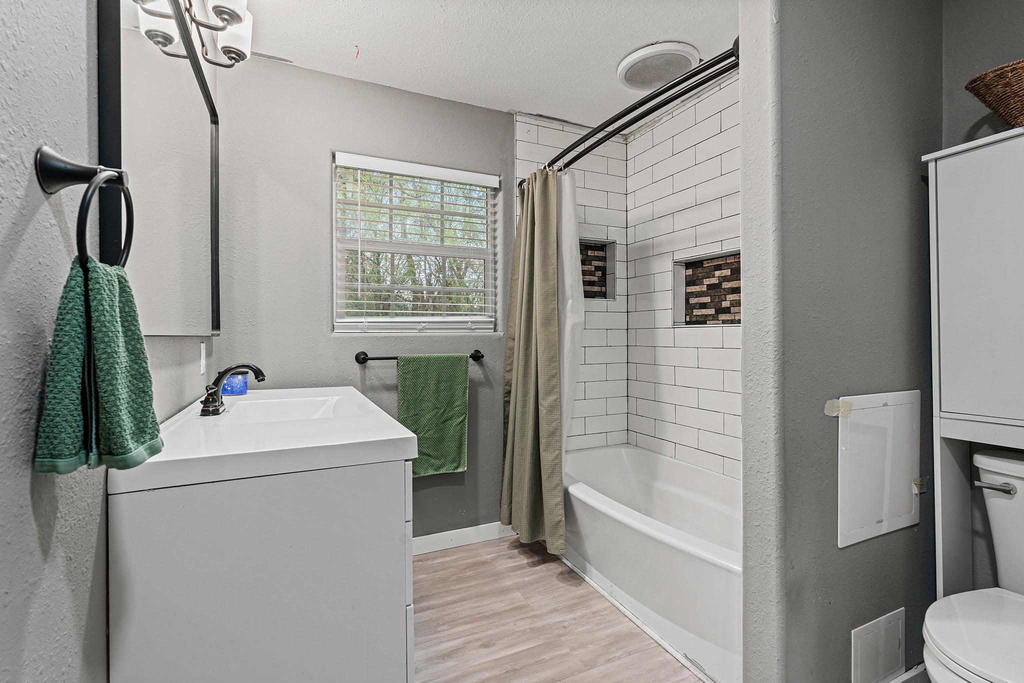 805 Hickory St, Rockdale, TX 76567