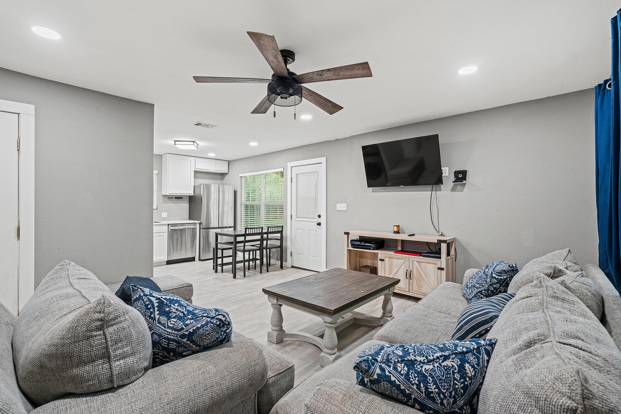 805 Hickory St, Rockdale, TX 76567