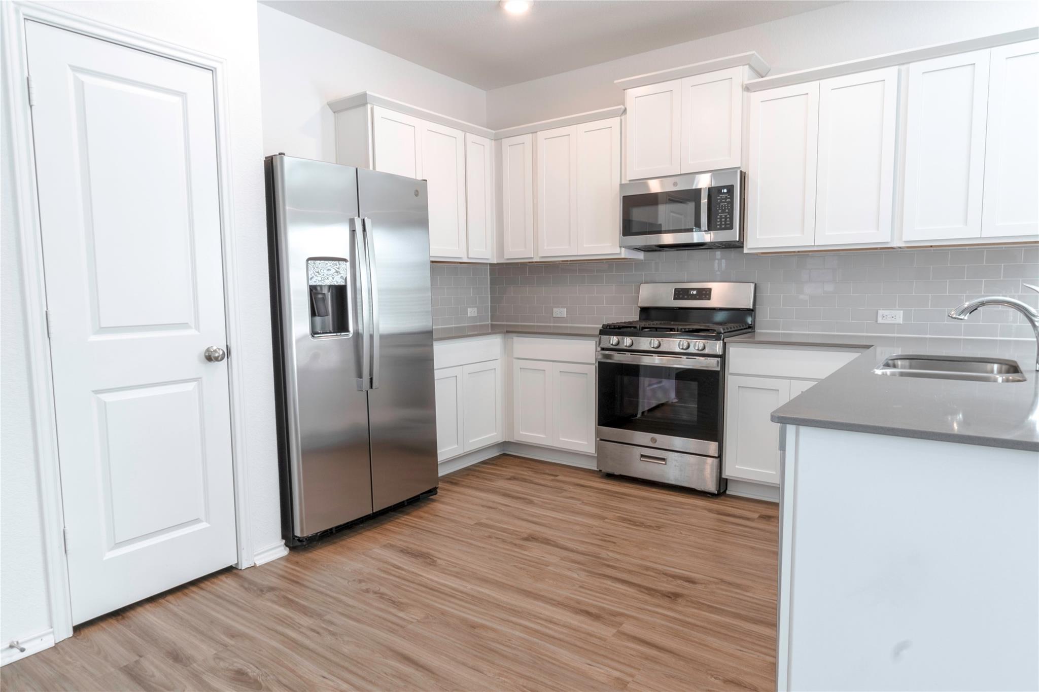 913 Legends Ln, Georgetown, TX 78628