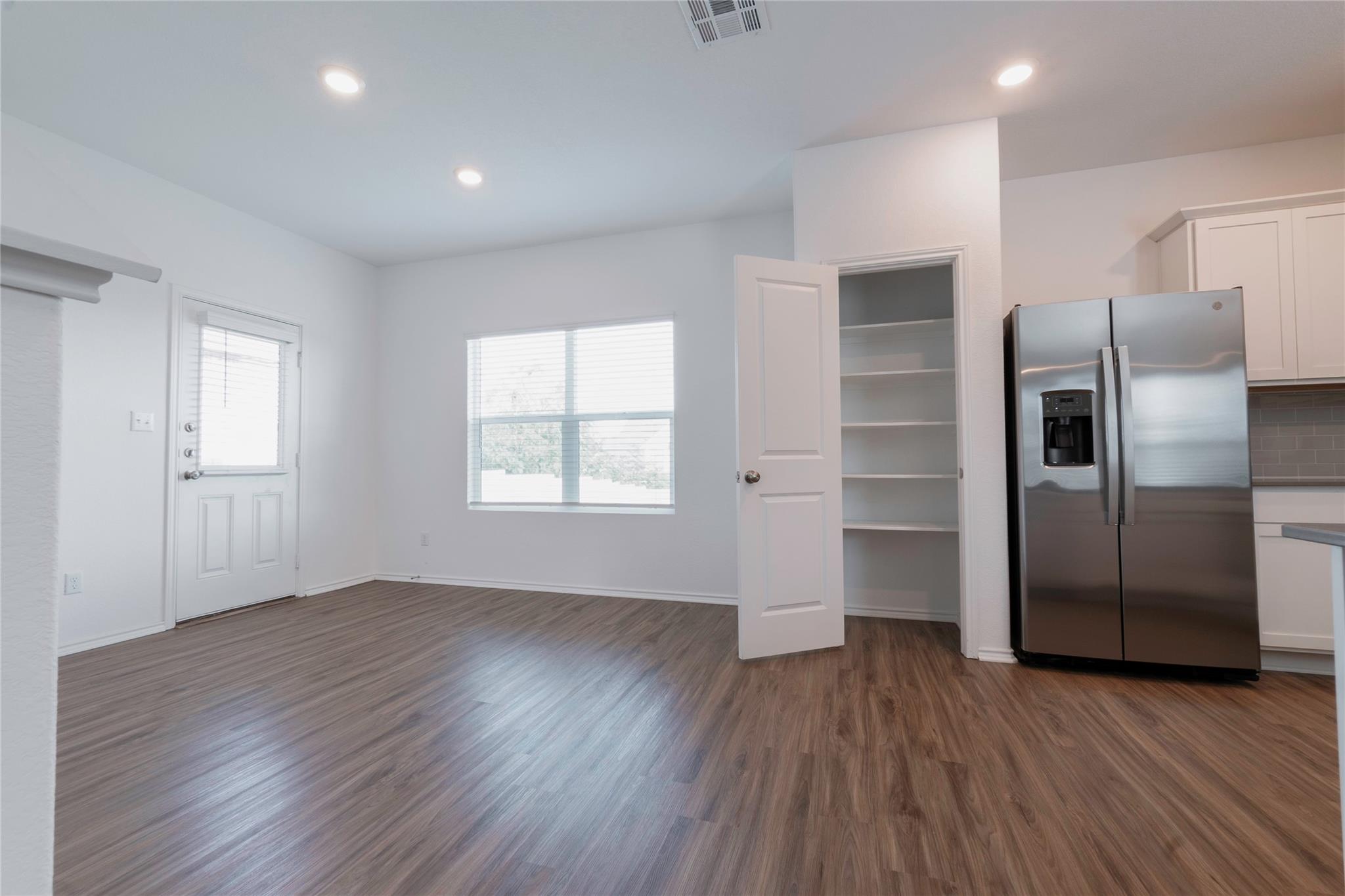 913 Legends Ln, Georgetown, TX 78628