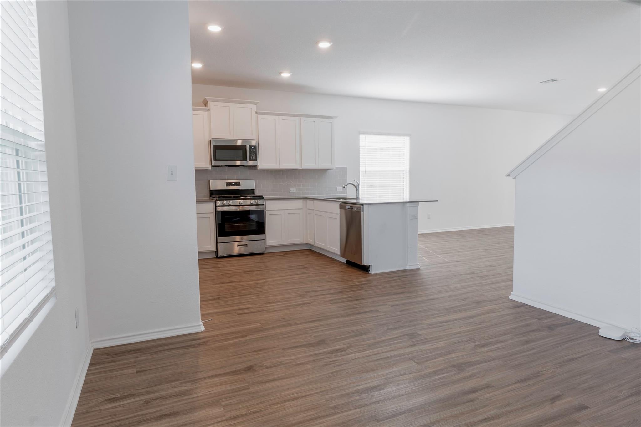 913 Legends Ln, Georgetown, TX 78628