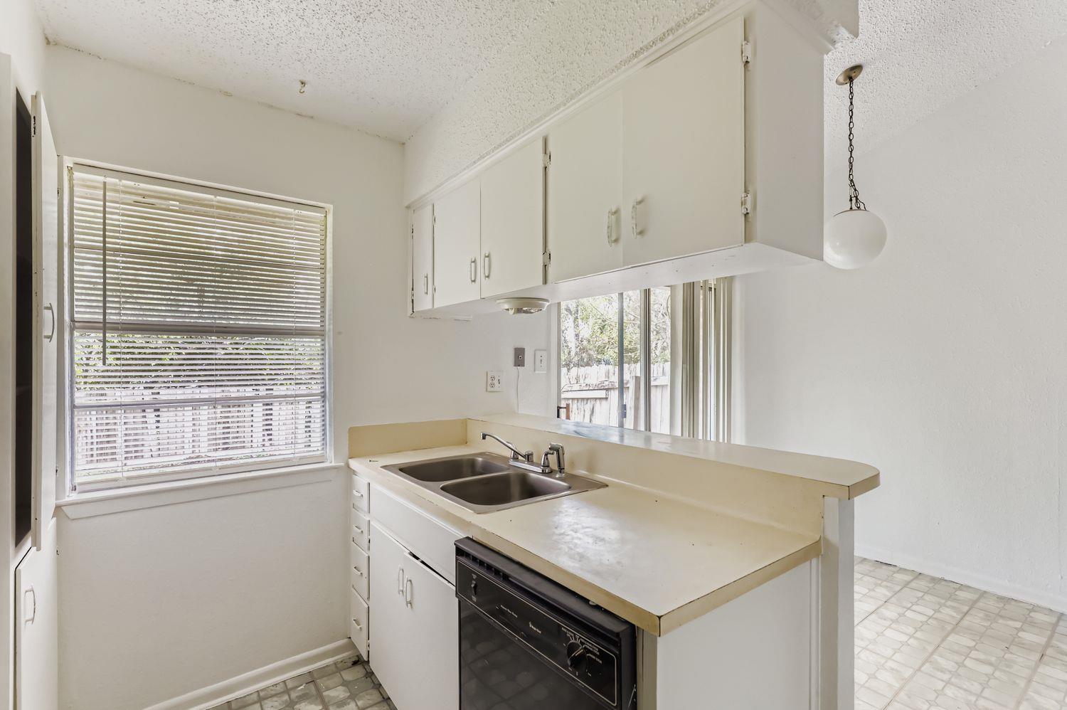 111 STUBBLEFIELD Dr, Elgin, TX 78621