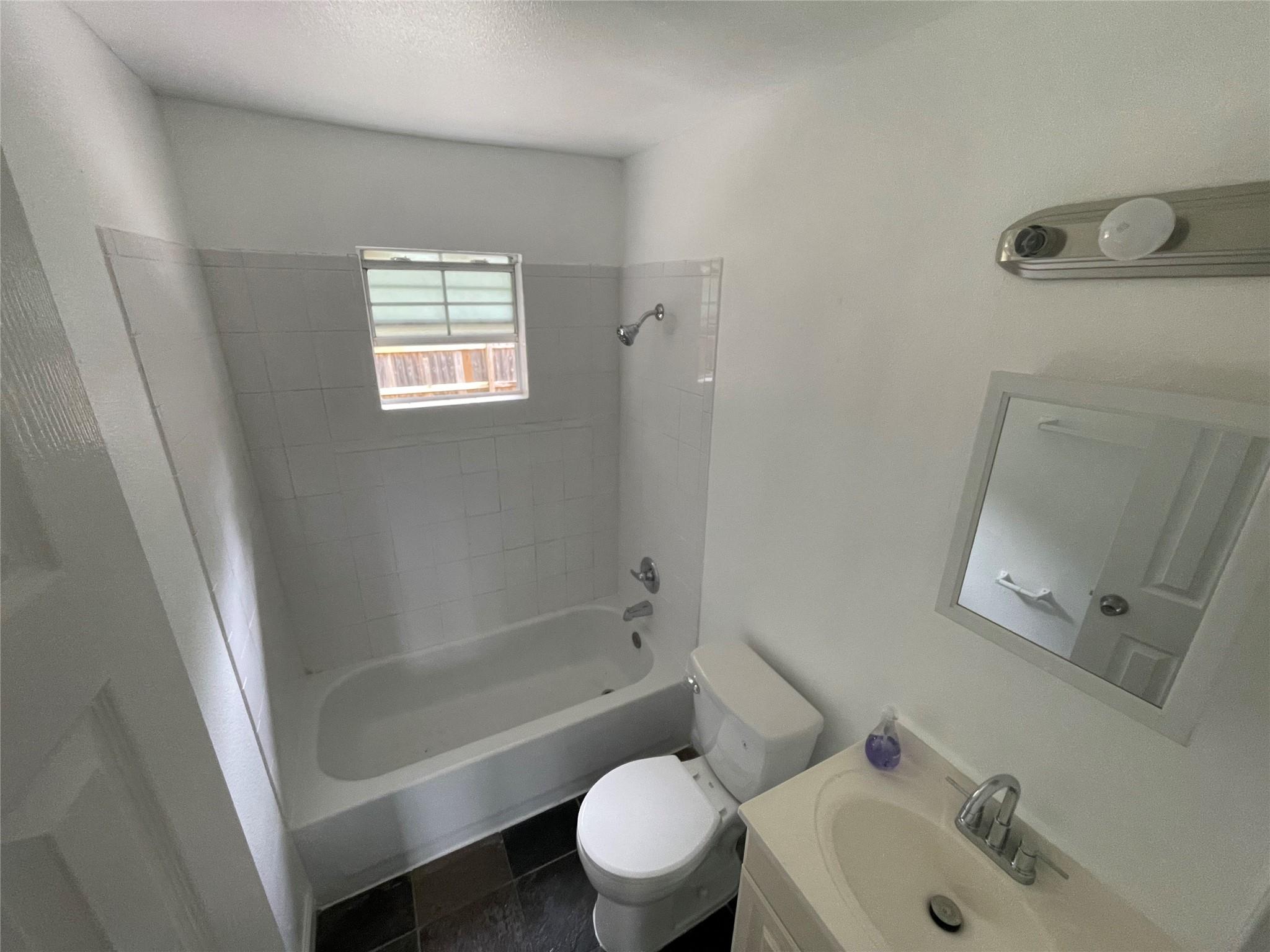 2808 Lyons Rd # A, Austin, TX 78702