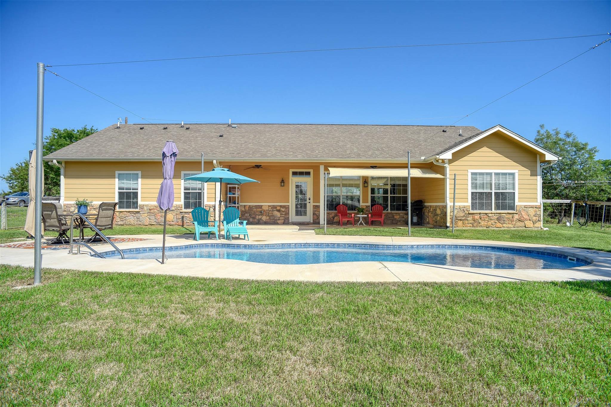 937 Highway 21 E, Bastrop, TX 78602