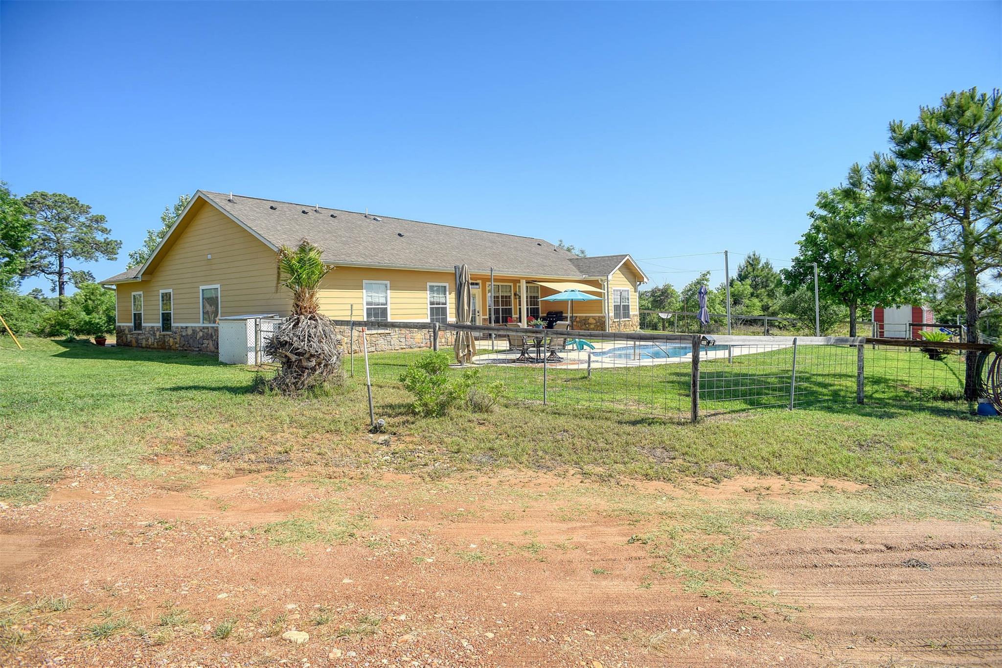 937 Highway 21 E, Bastrop, TX 78602