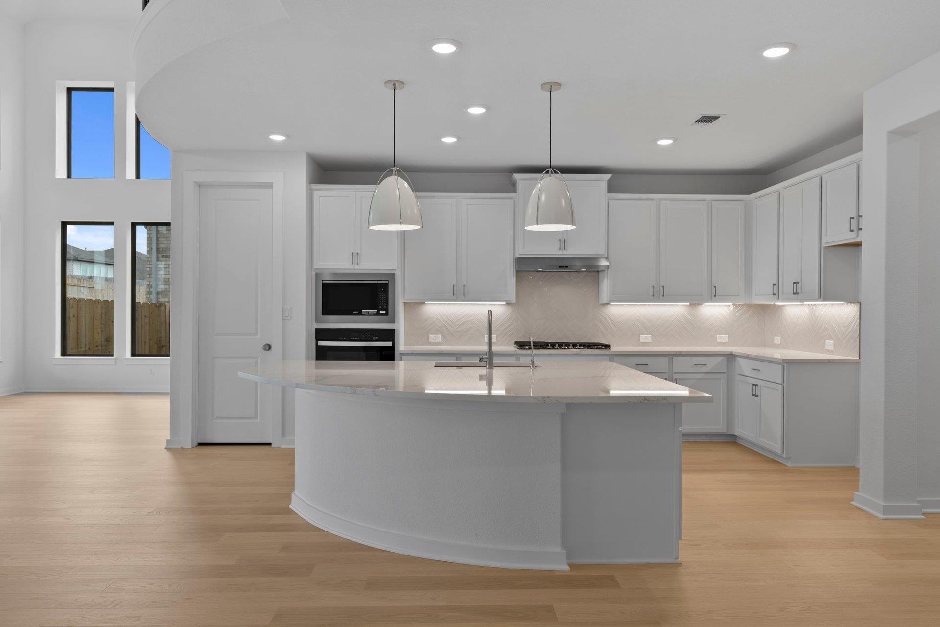 101 Gibbs Dr, Liberty Hill, TX 78642