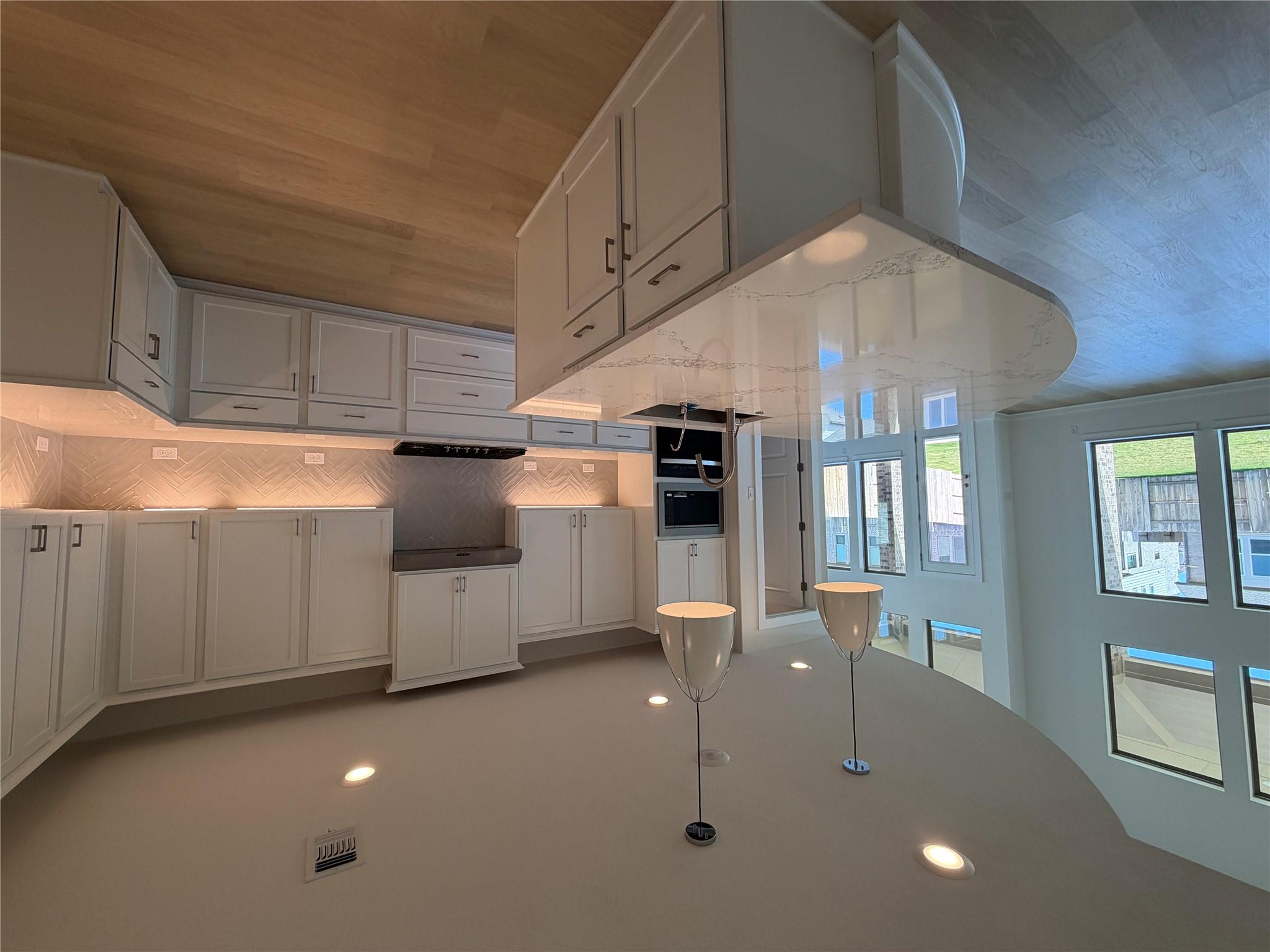 101 Gibbs Dr, Liberty Hill, TX 78642