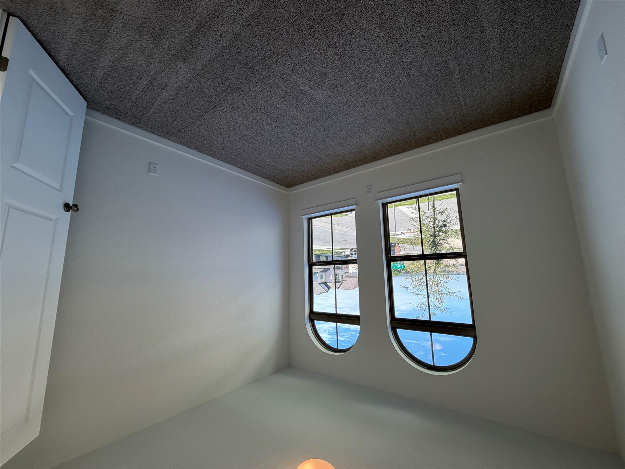 101 Gibbs Dr, Liberty Hill, TX 78642