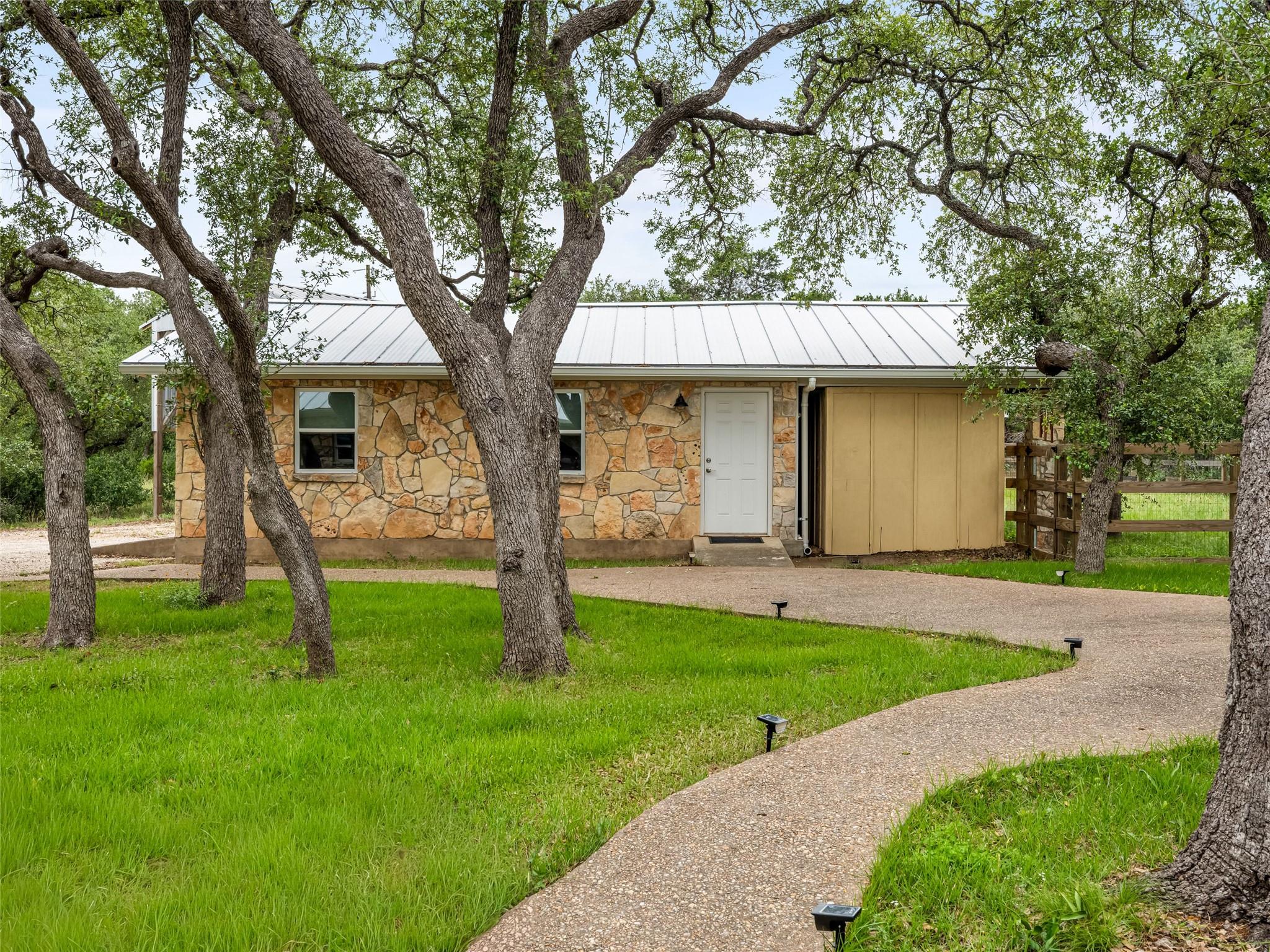 141 Lookout Dr, Wimberley, TX 78676