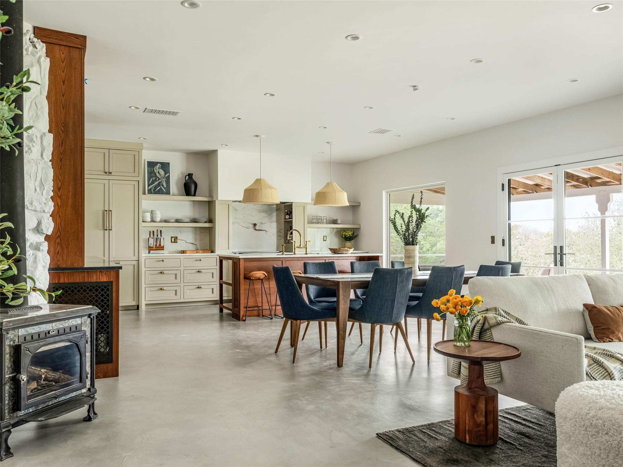 141 Lookout Dr, Wimberley, TX 78676