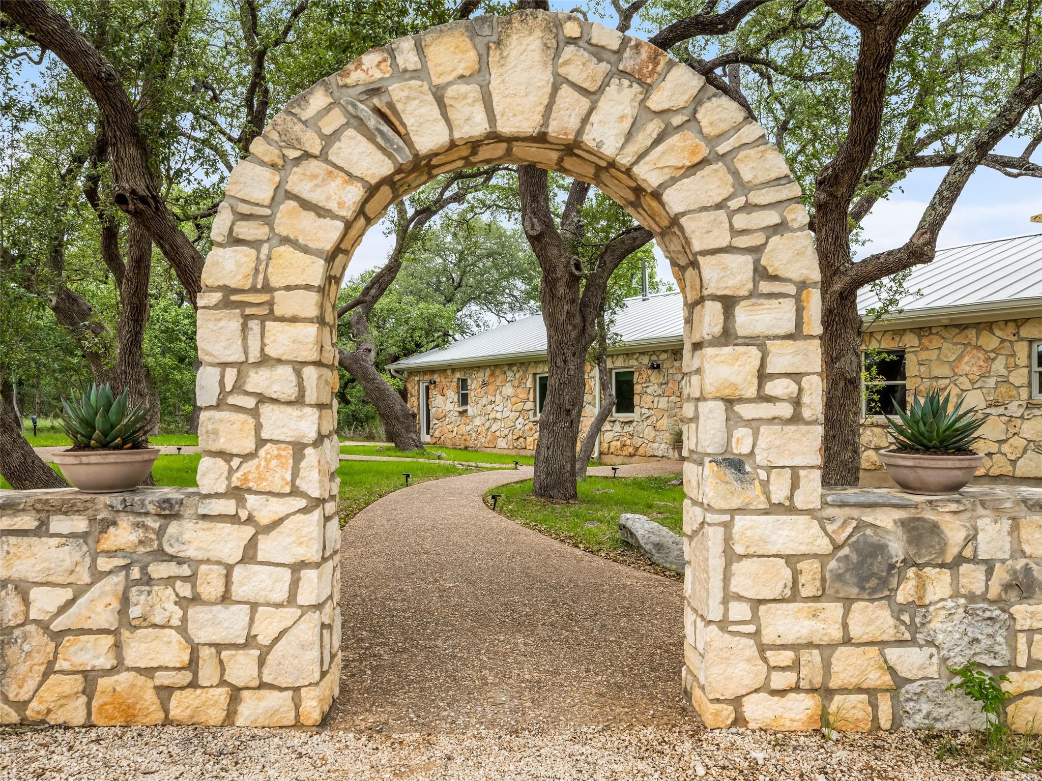 141 Lookout Dr, Wimberley, TX 78676