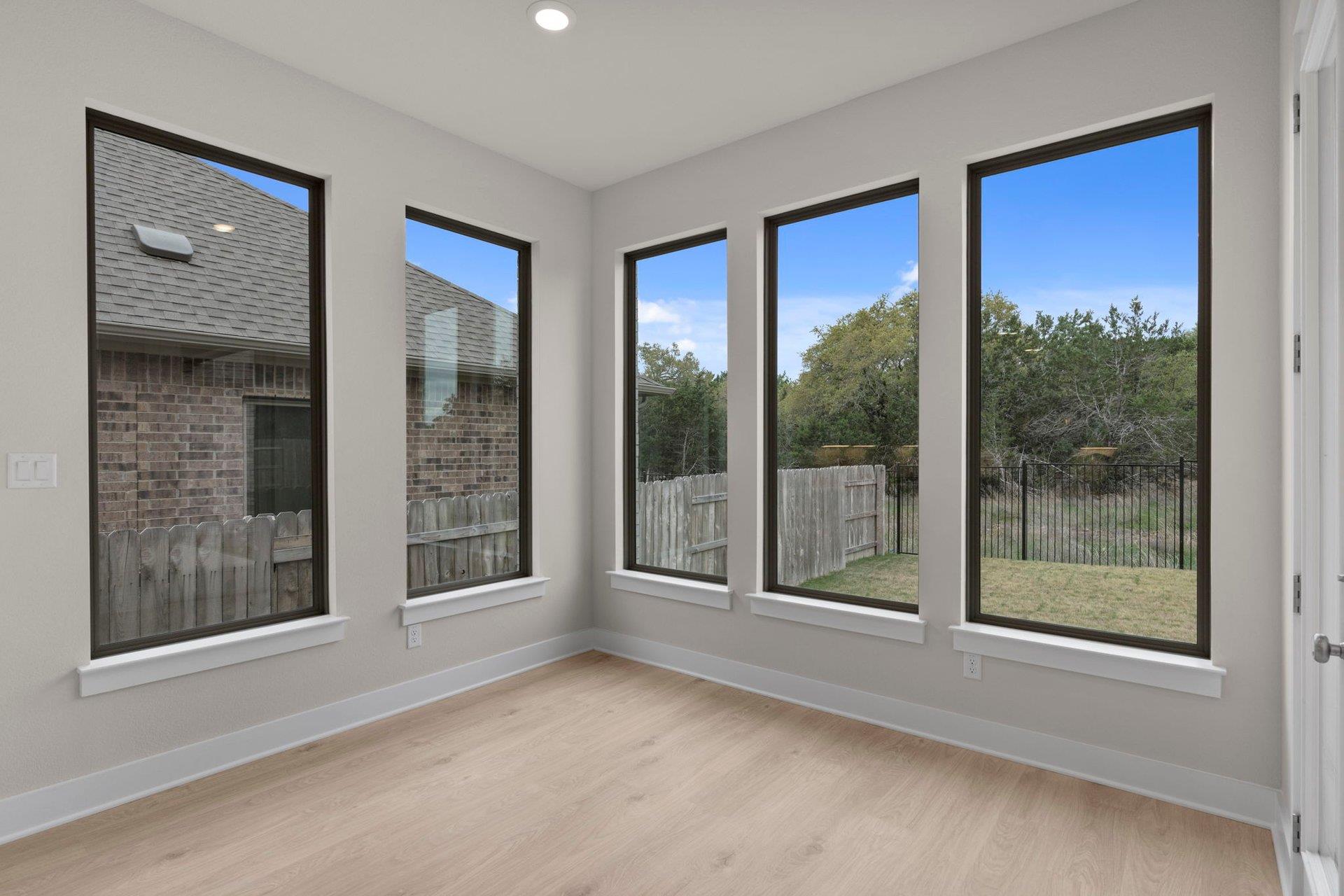 125 Smoke Signal Ct, Liberty Hill, TX 78642