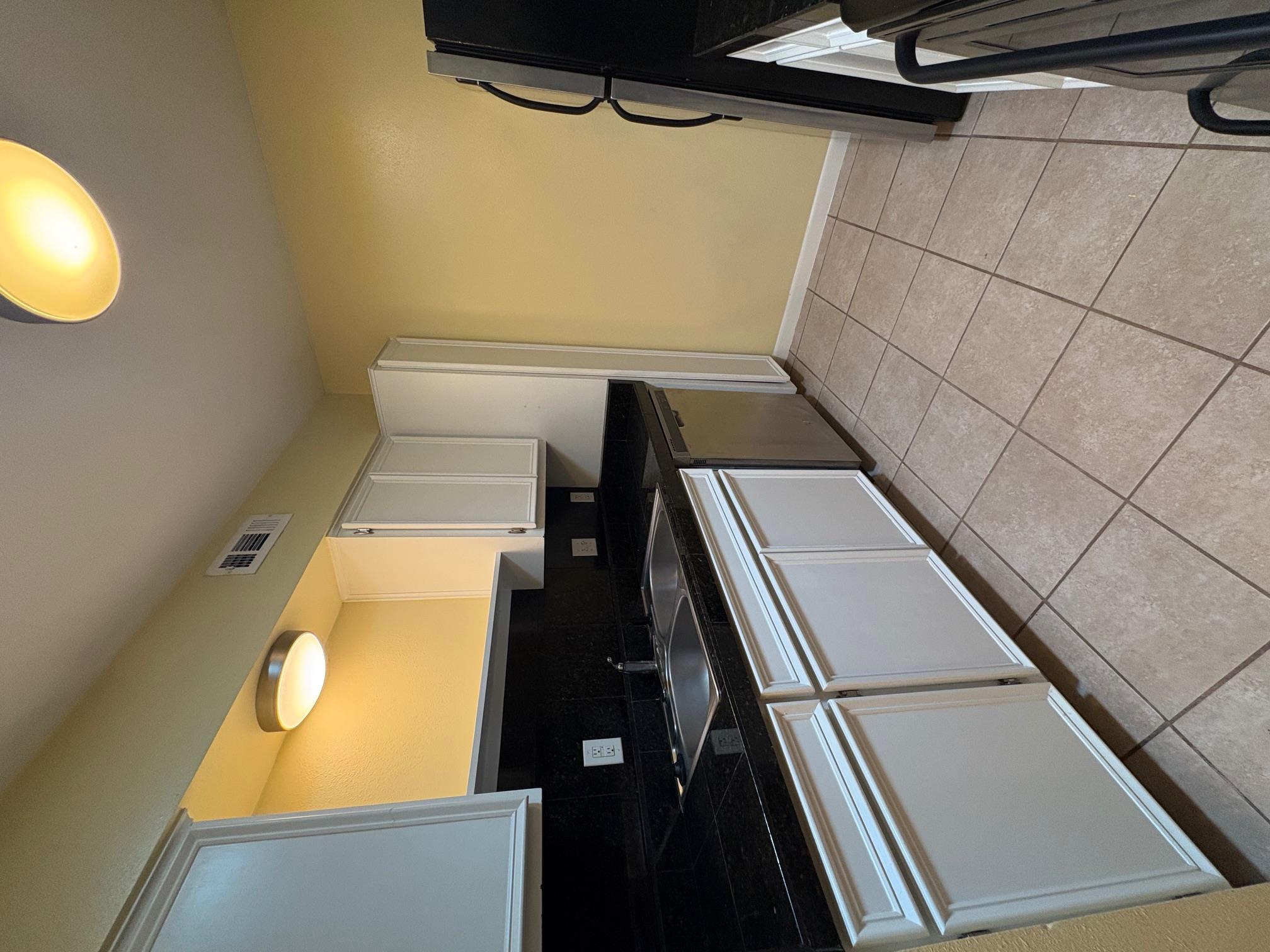 400 W 35th St # 203, Austin, TX 78705